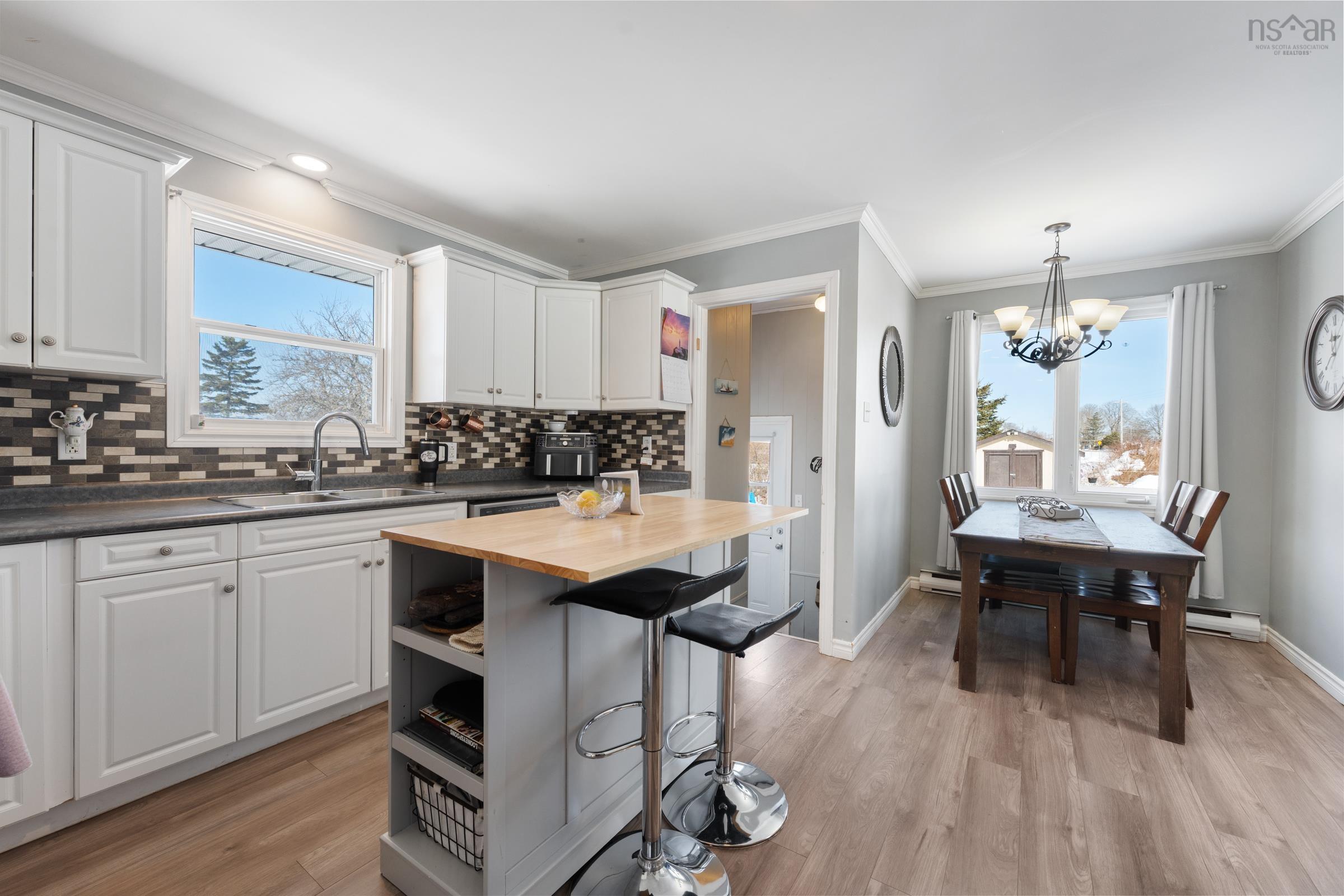 $299,000.00: 585 Highway 340, South Ohio