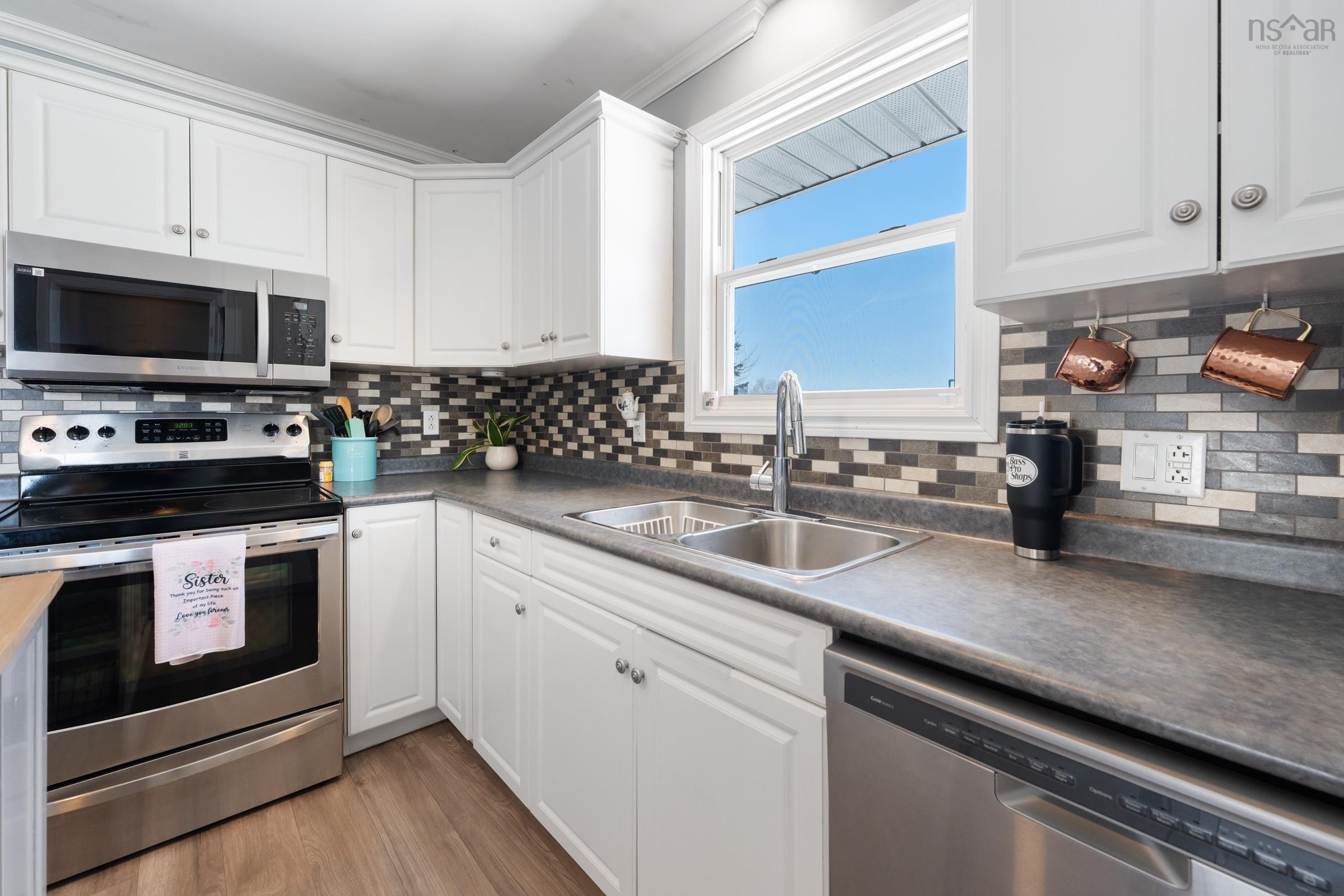 $299,000.00: 585 Highway 340, South Ohio