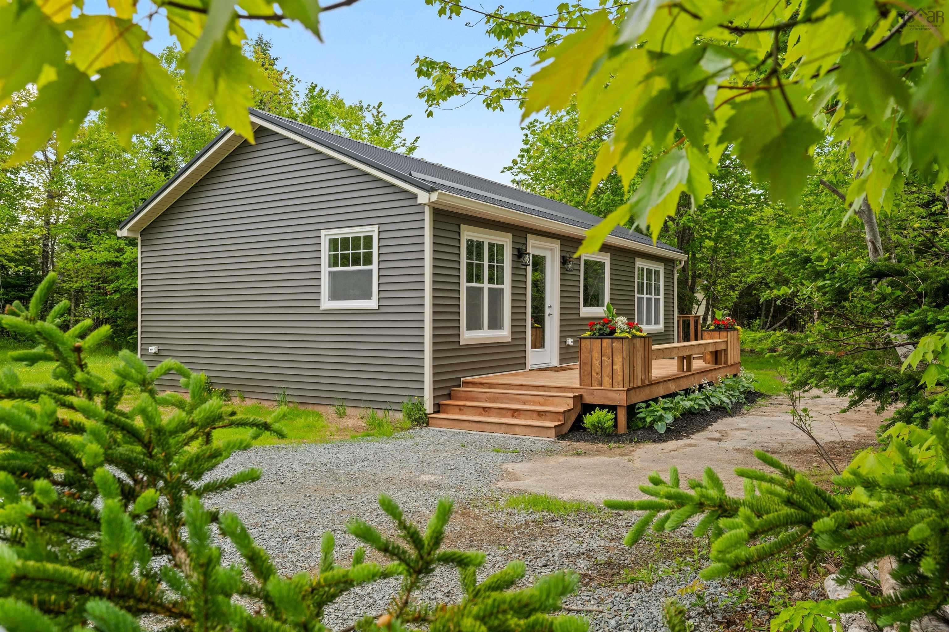 $349,000.00: 7 Daylily Lane, Lake Charlotte