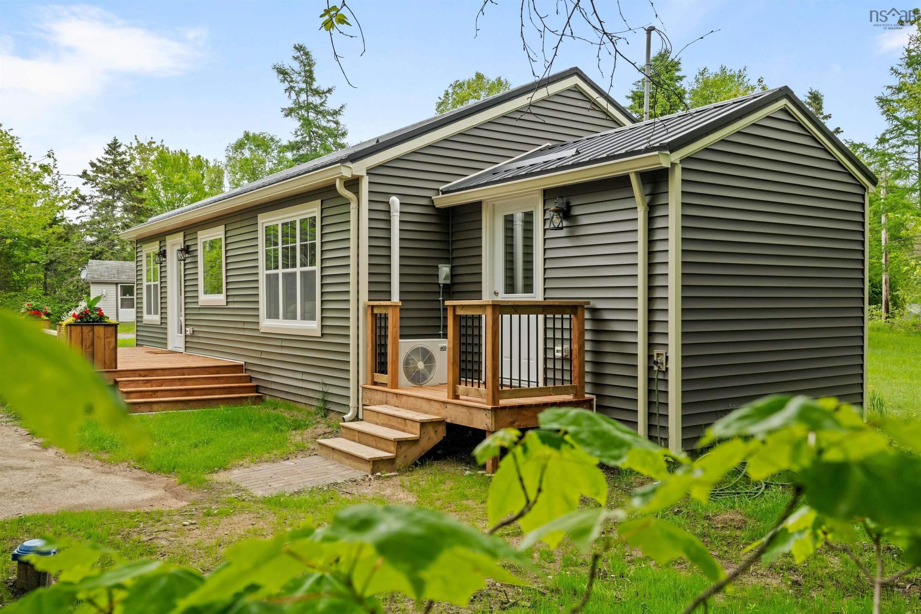 $349,000.00: 7 Daylily Lane, Lake Charlotte