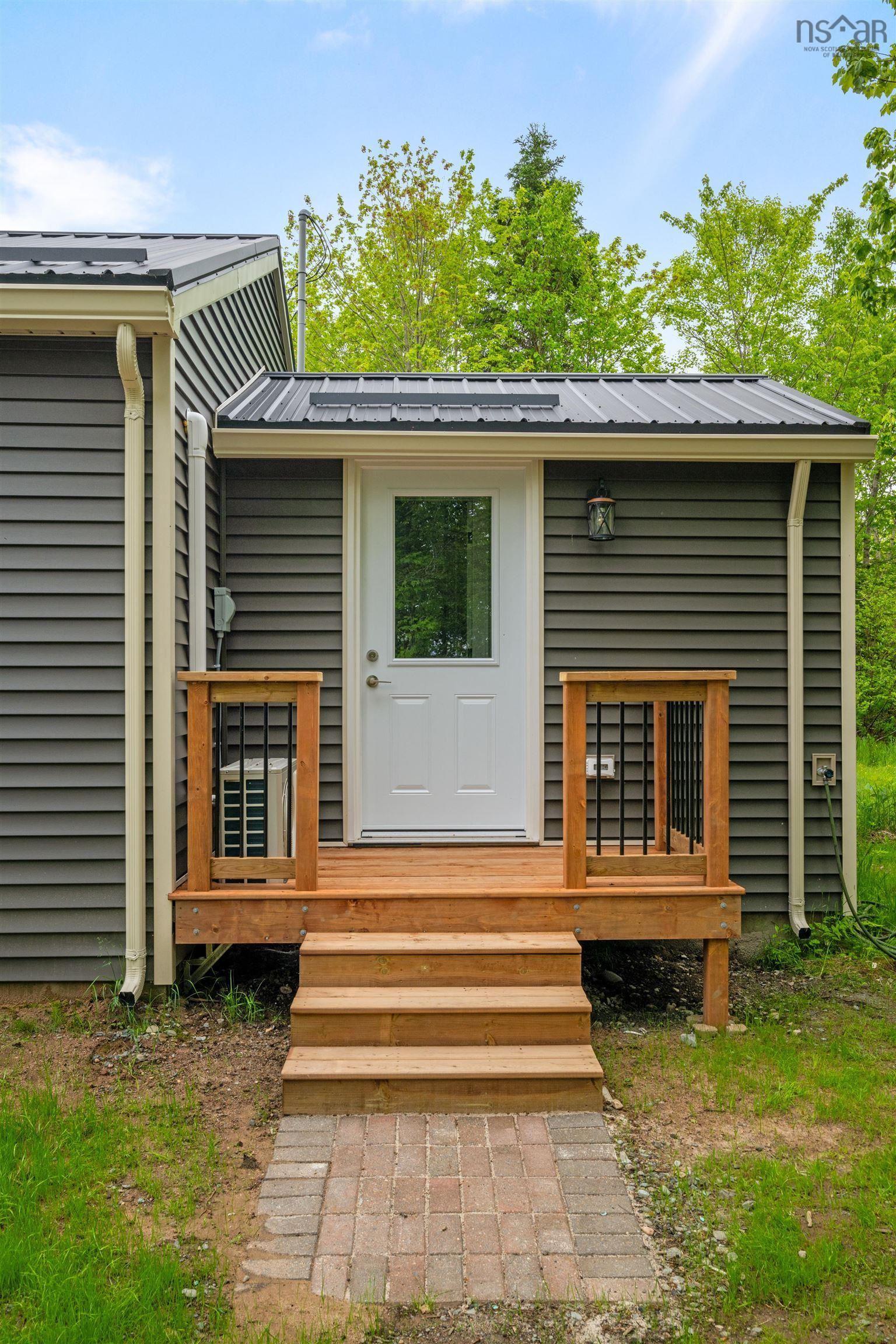 $349,000.00: 7 Daylily Lane, Lake Charlotte