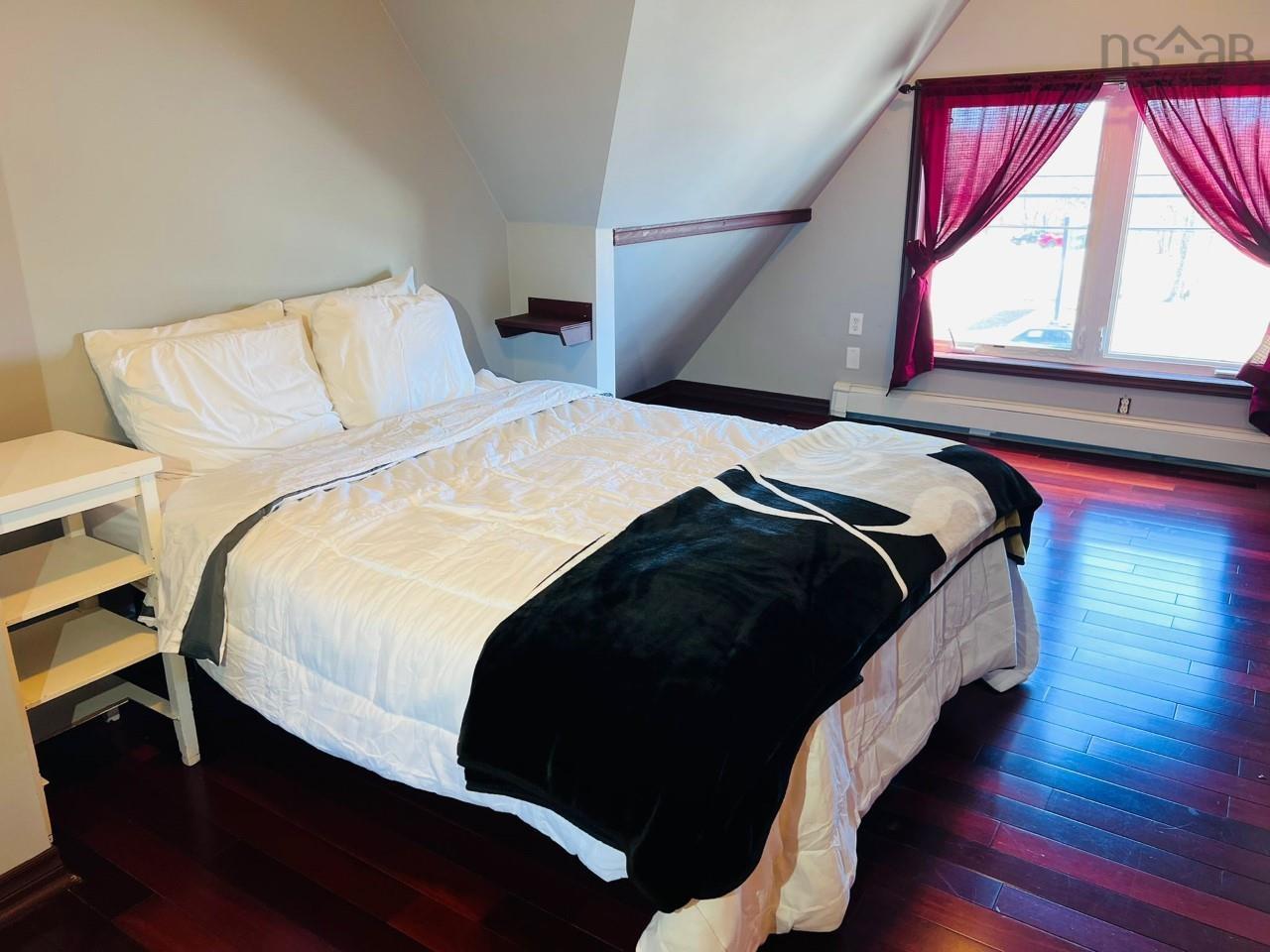 $4,999,999.00: 100 KINGS Road, Sydney