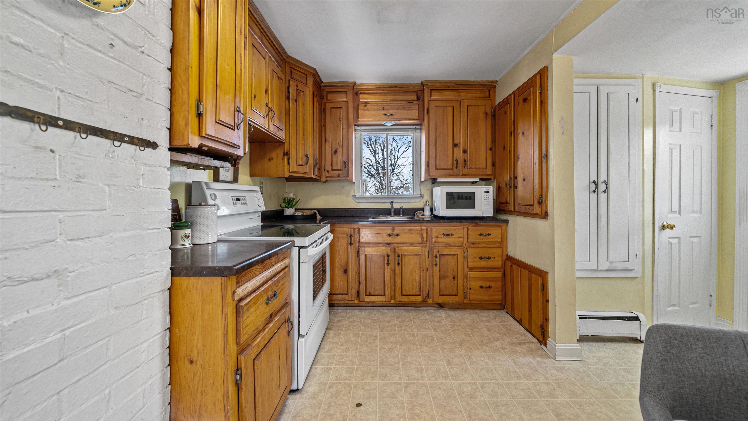 $349,900.00: 61 Withrod Drive, Halifax