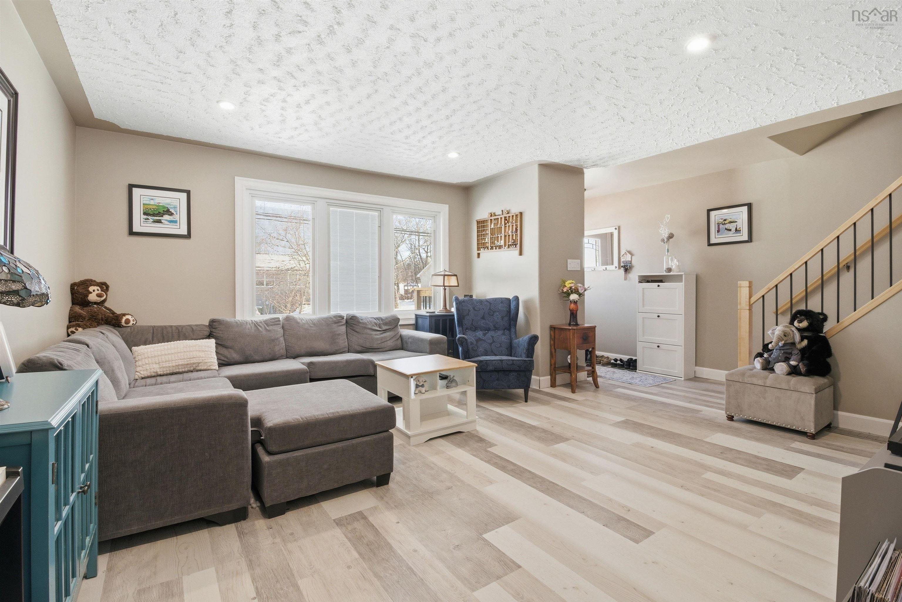 $489,000.00: 216 Stokil Drive, Lower Sackville