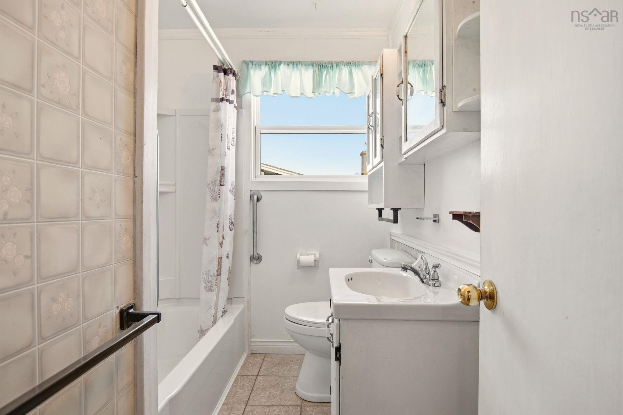 12 Estate Drive, Cole Harbour, NS (MLS 202603837)