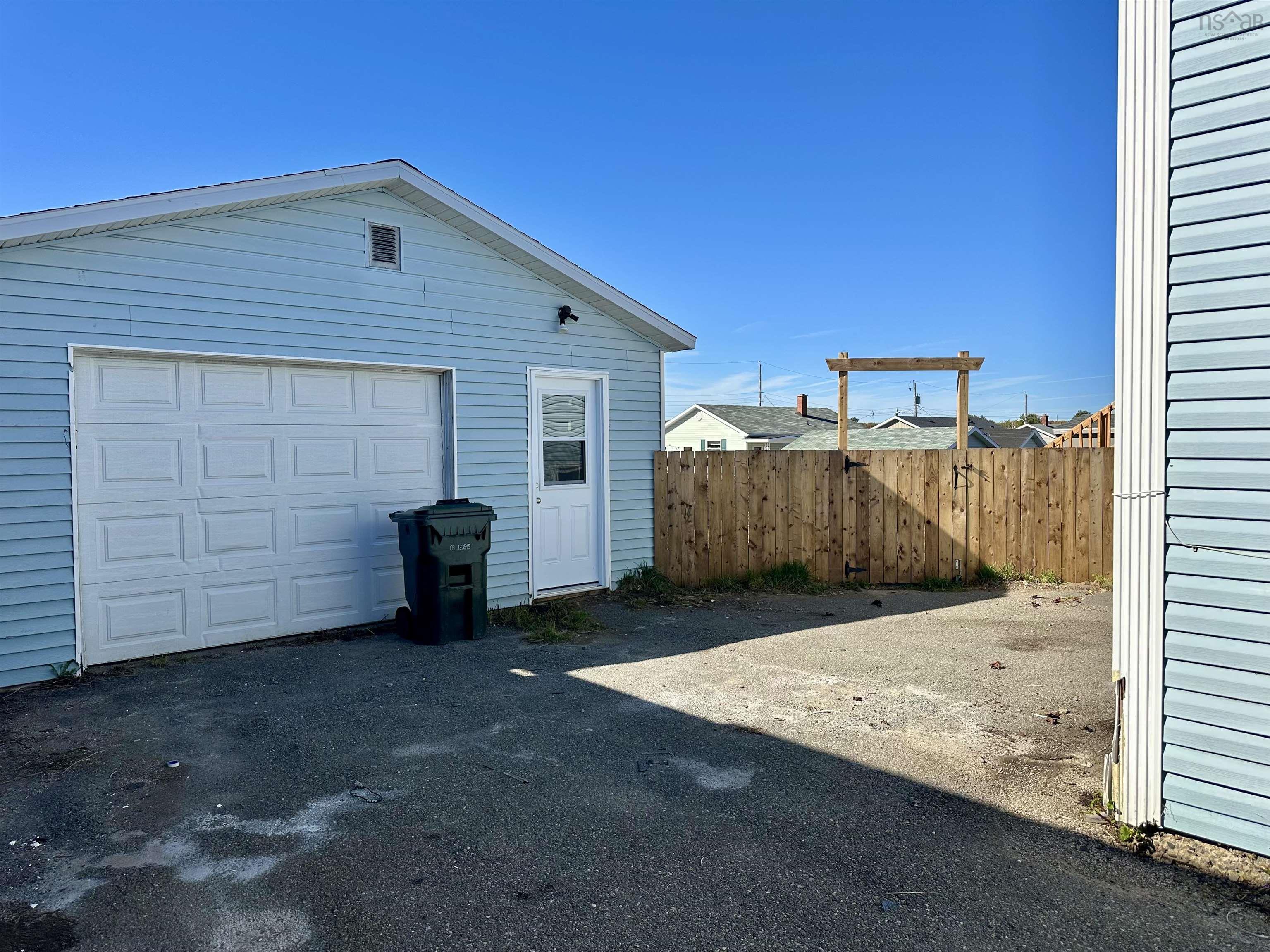 $319,900.00: 14 Crescent Drive, Glace Bay