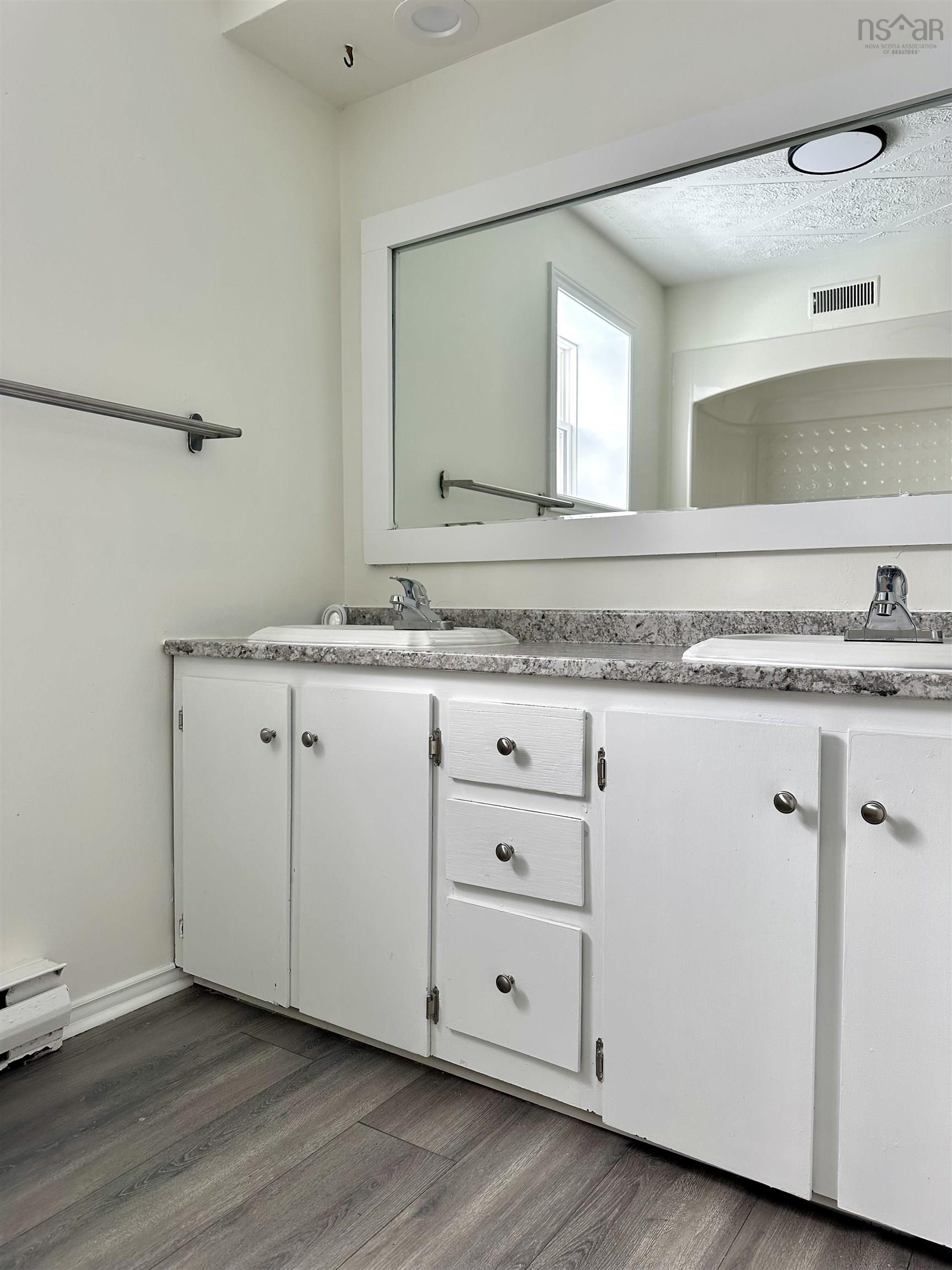 $319,900.00: 14 Crescent Drive, Glace Bay