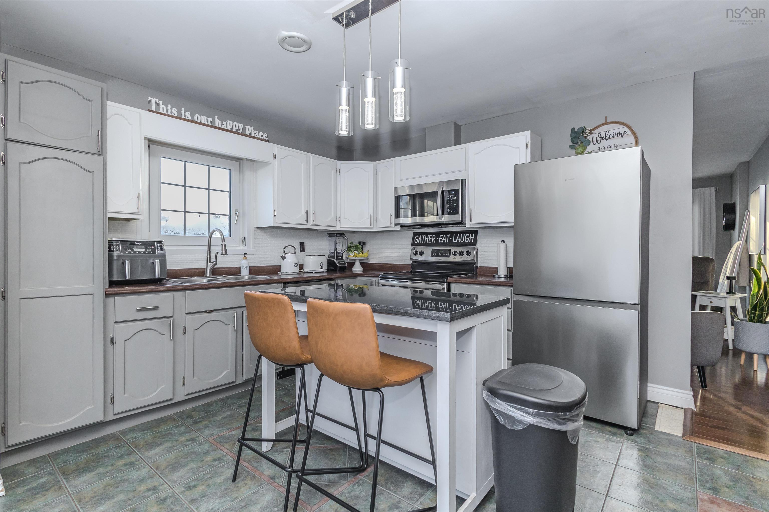 $369,900.00: 2182 New Waterford Highway, South Bar