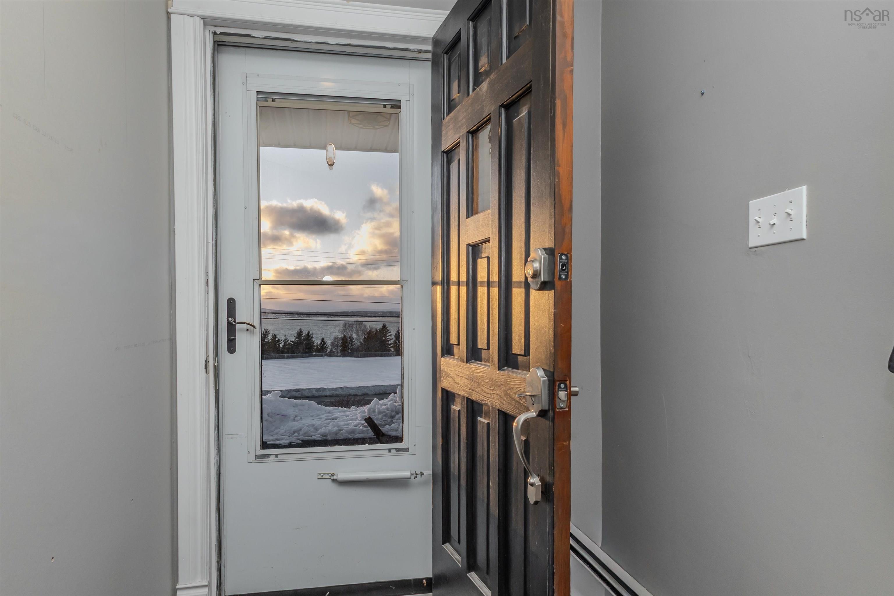 $369,900.00: 2182 New Waterford Highway, South Bar