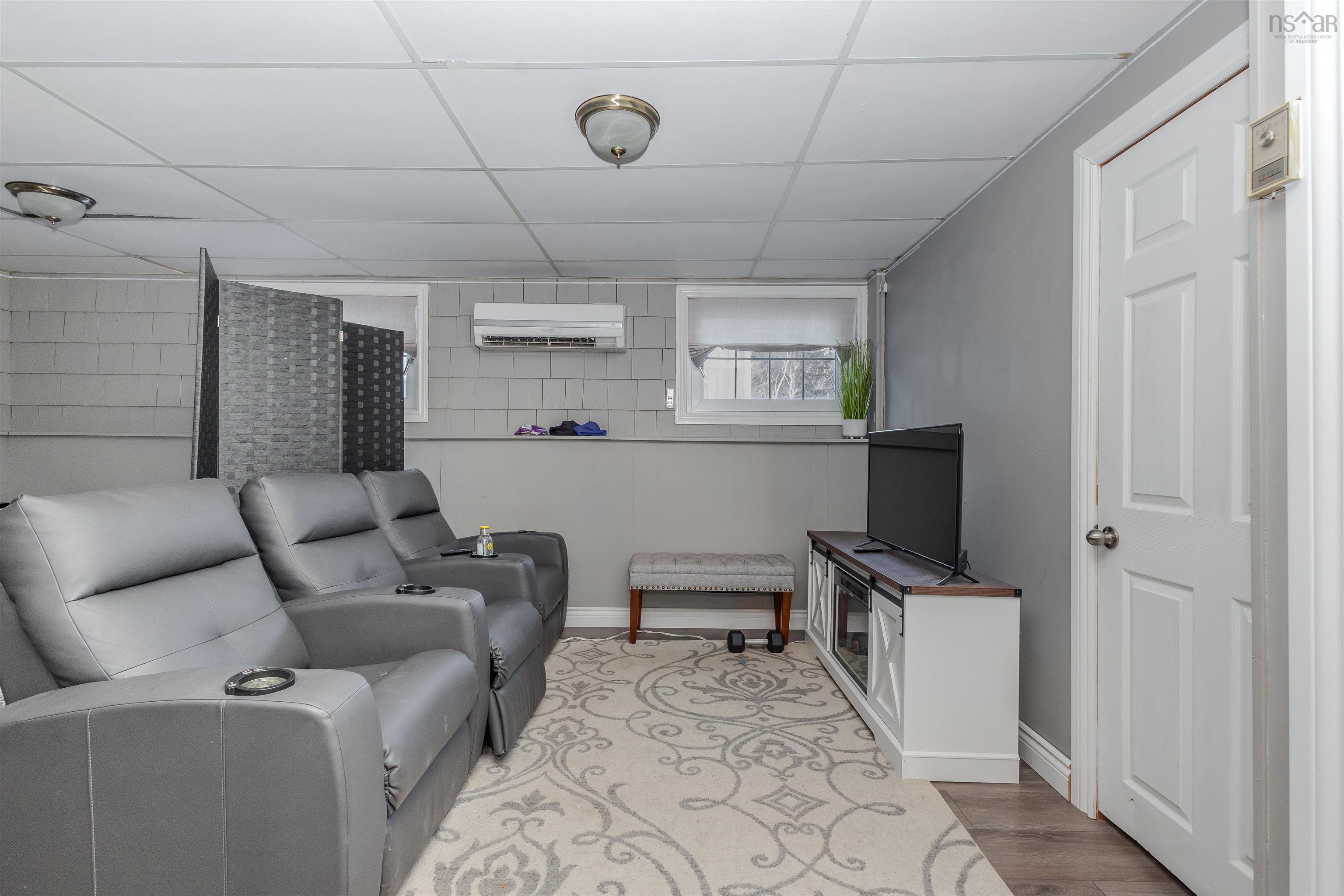 $369,900.00: 2182 New Waterford Highway, South Bar