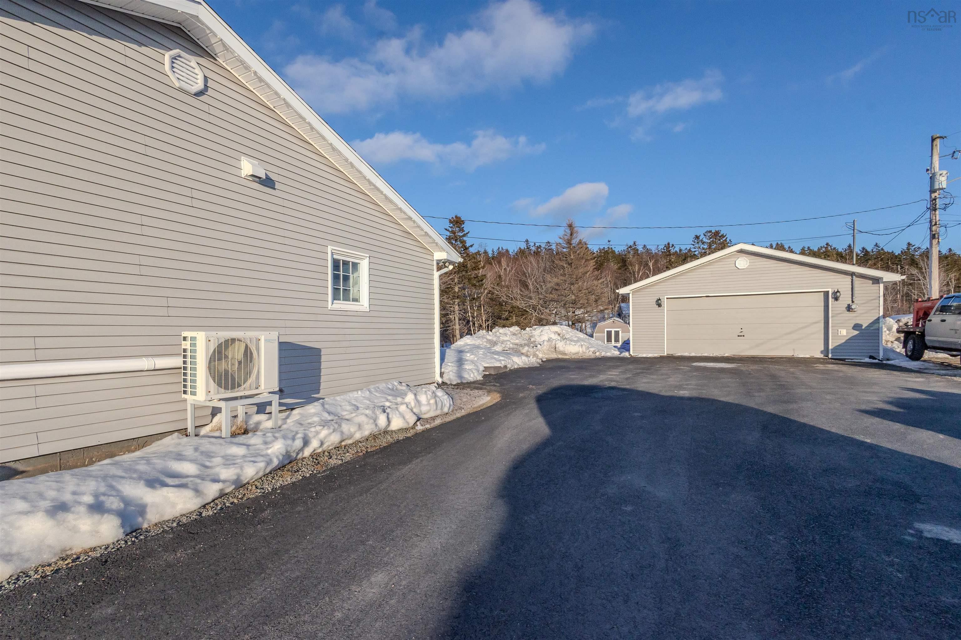 $369,900.00: 2182 New Waterford Highway, South Bar