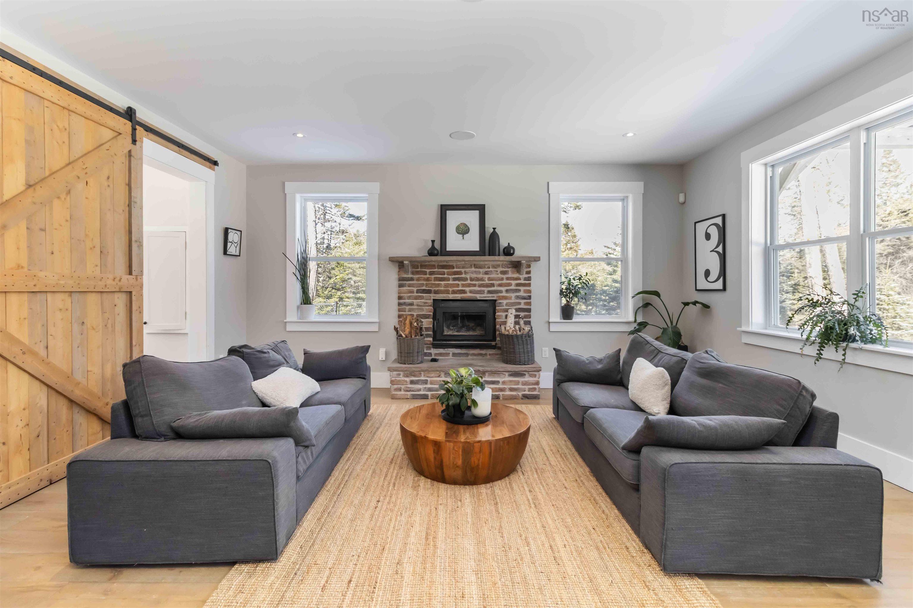 $997,000.00: 25 White Pine Ridge, Hubley