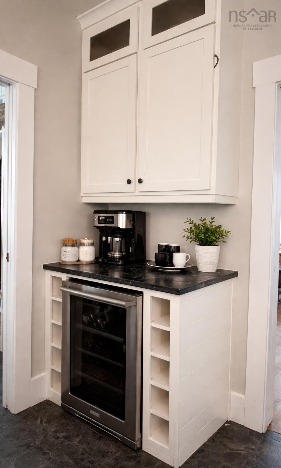 $997,000.00: 25 White Pine Ridge, Hubley