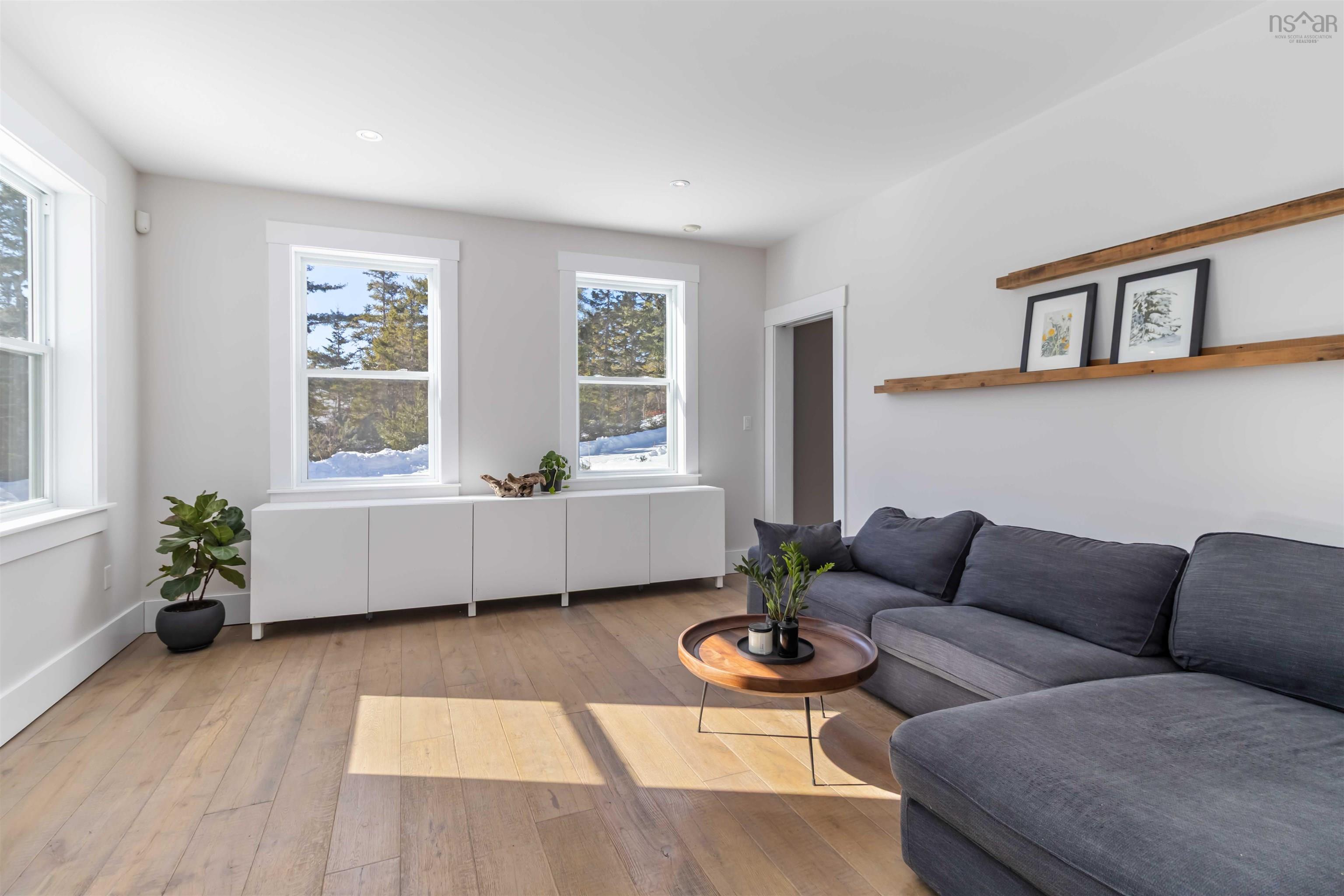 $997,000.00: 25 White Pine Ridge, Hubley