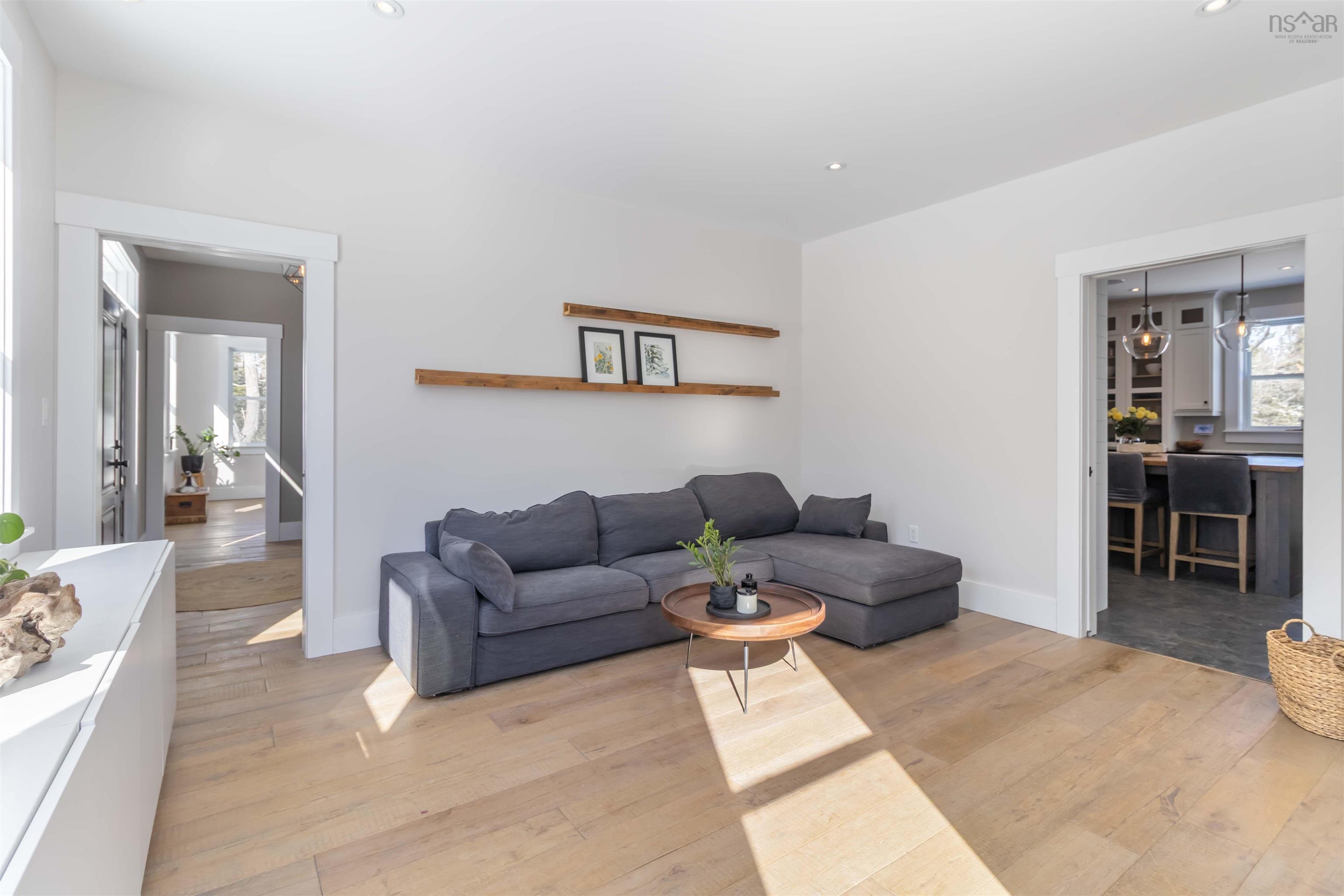 $997,000.00: 25 White Pine Ridge, Hubley