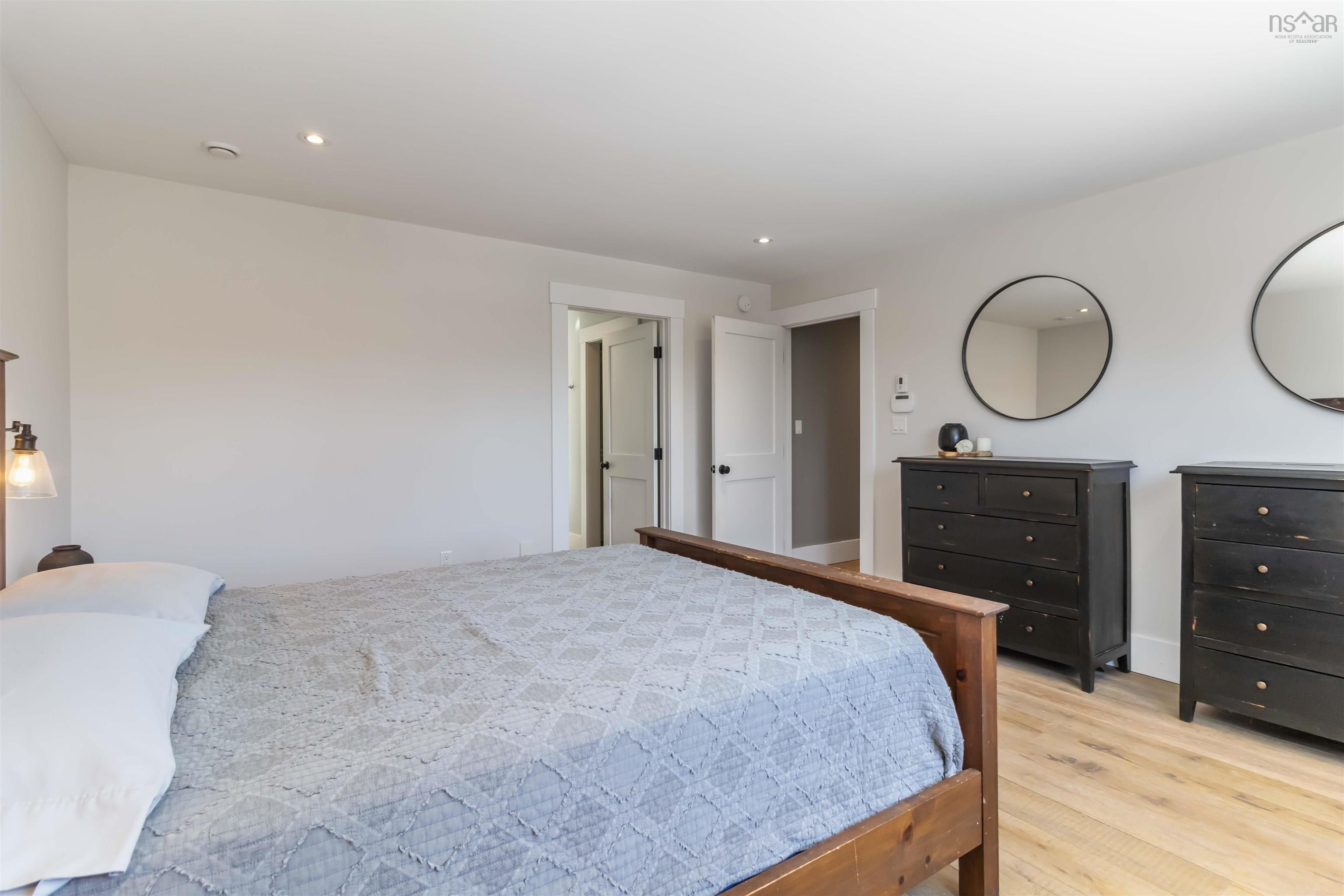 $997,000.00: 25 White Pine Ridge, Hubley