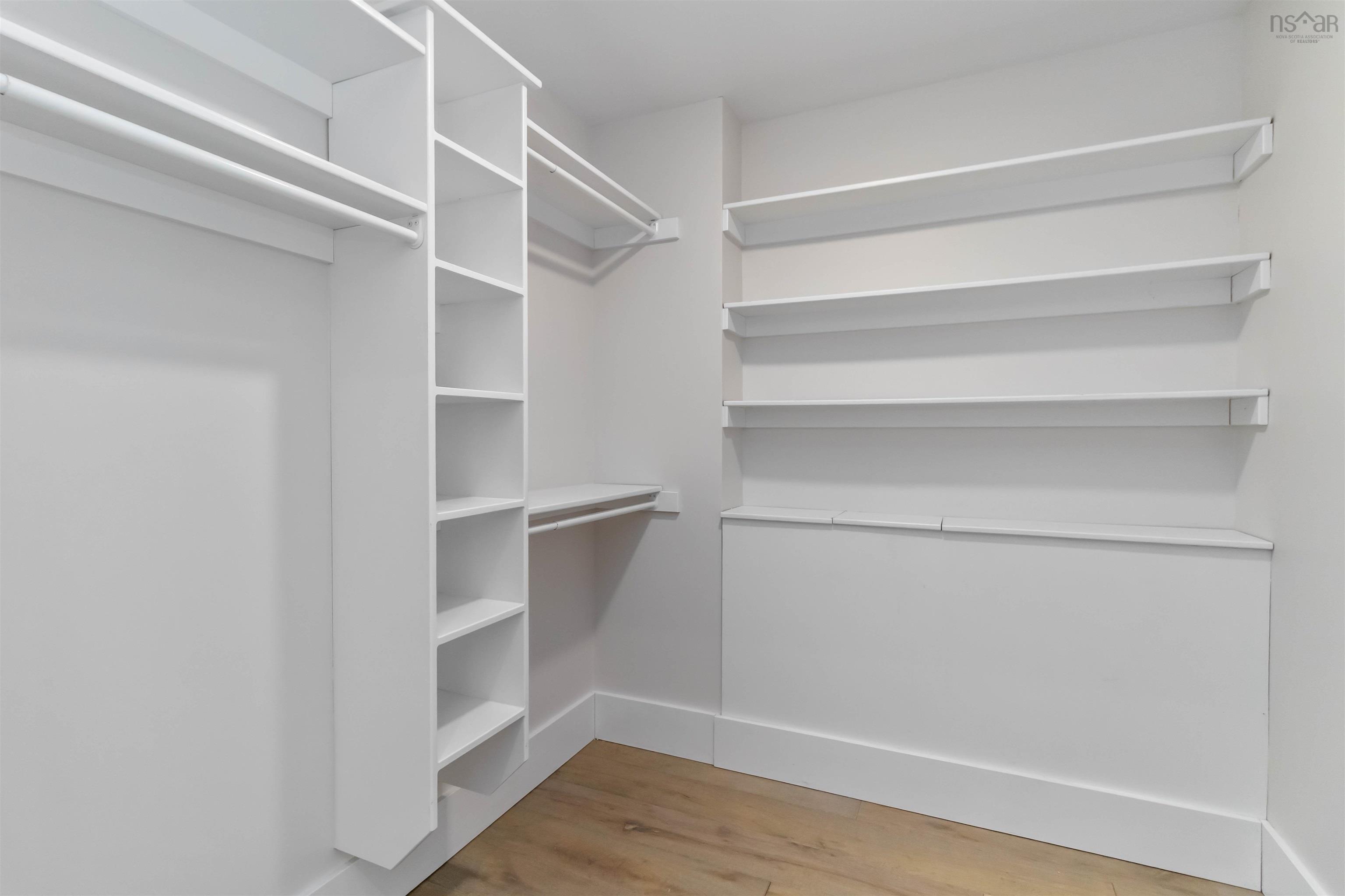 $997,000.00: 25 White Pine Ridge, Hubley