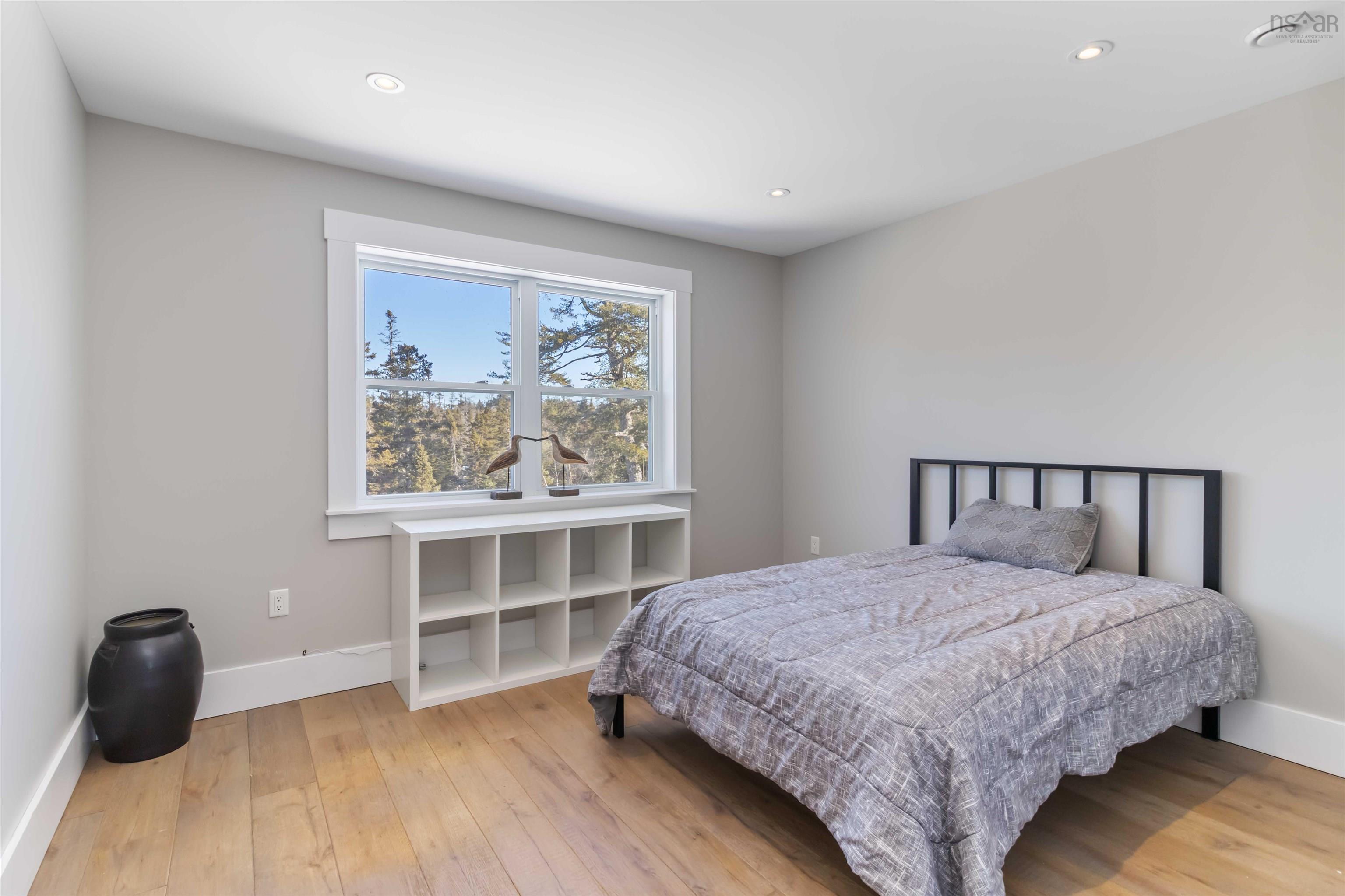 $997,000.00: 25 White Pine Ridge, Hubley