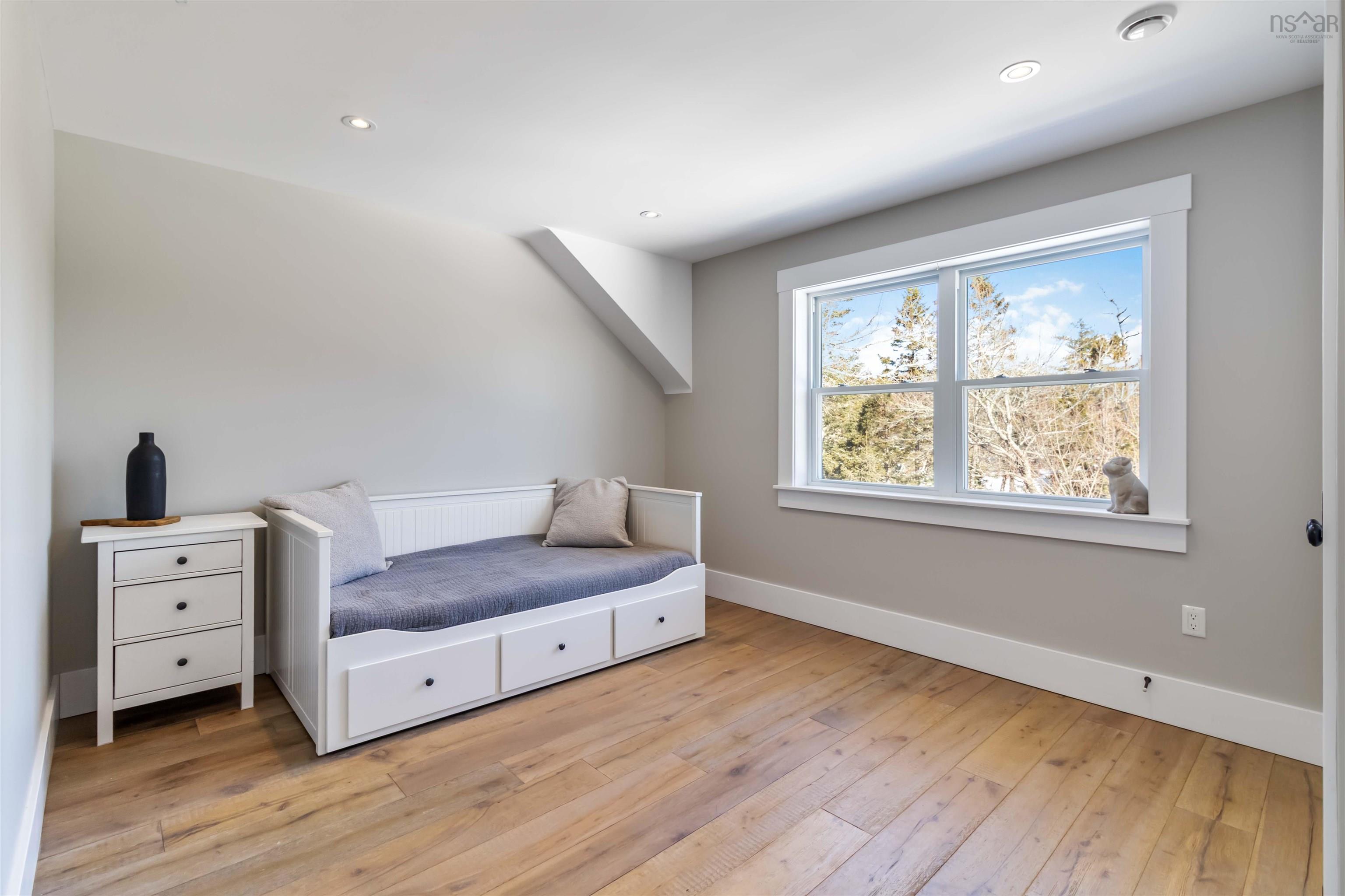 $997,000.00: 25 White Pine Ridge, Hubley