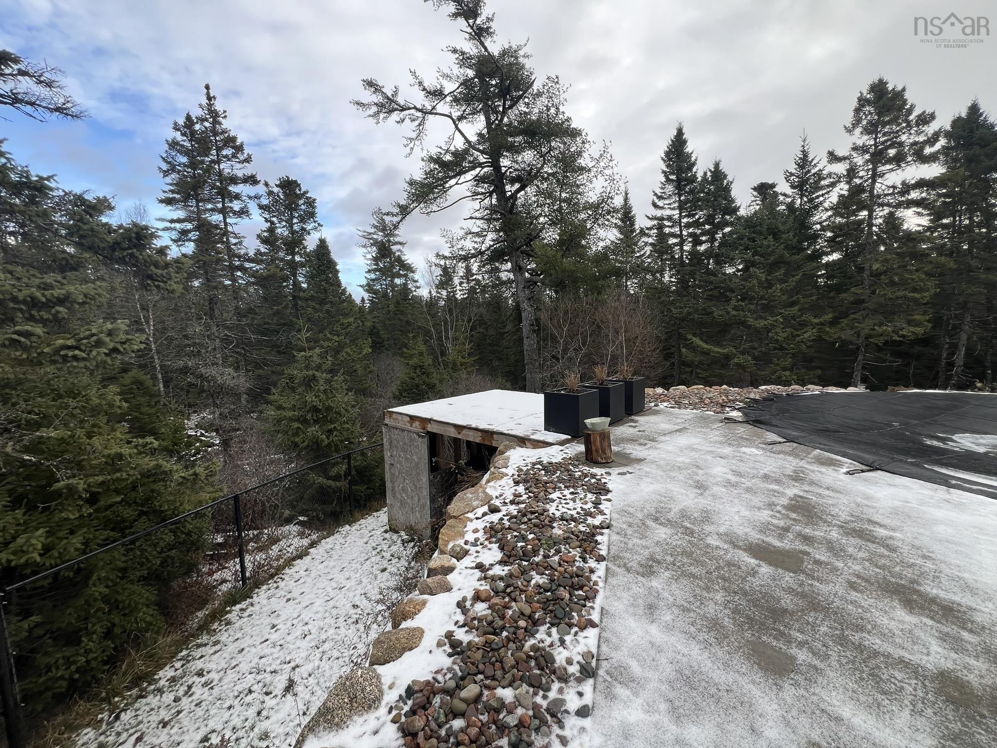 $997,000.00: 25 White Pine Ridge, Hubley