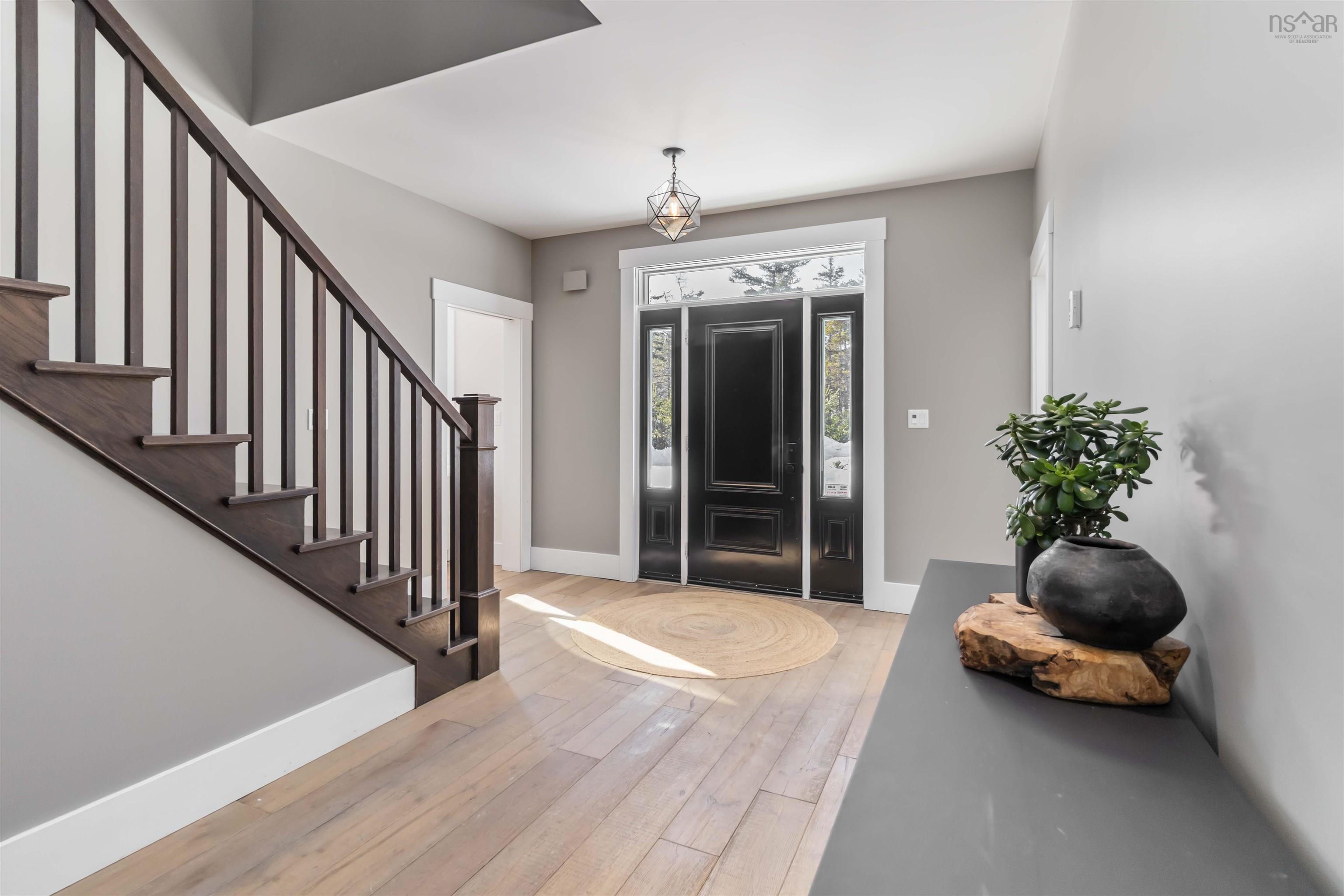 $997,000.00: 25 White Pine Ridge, Hubley