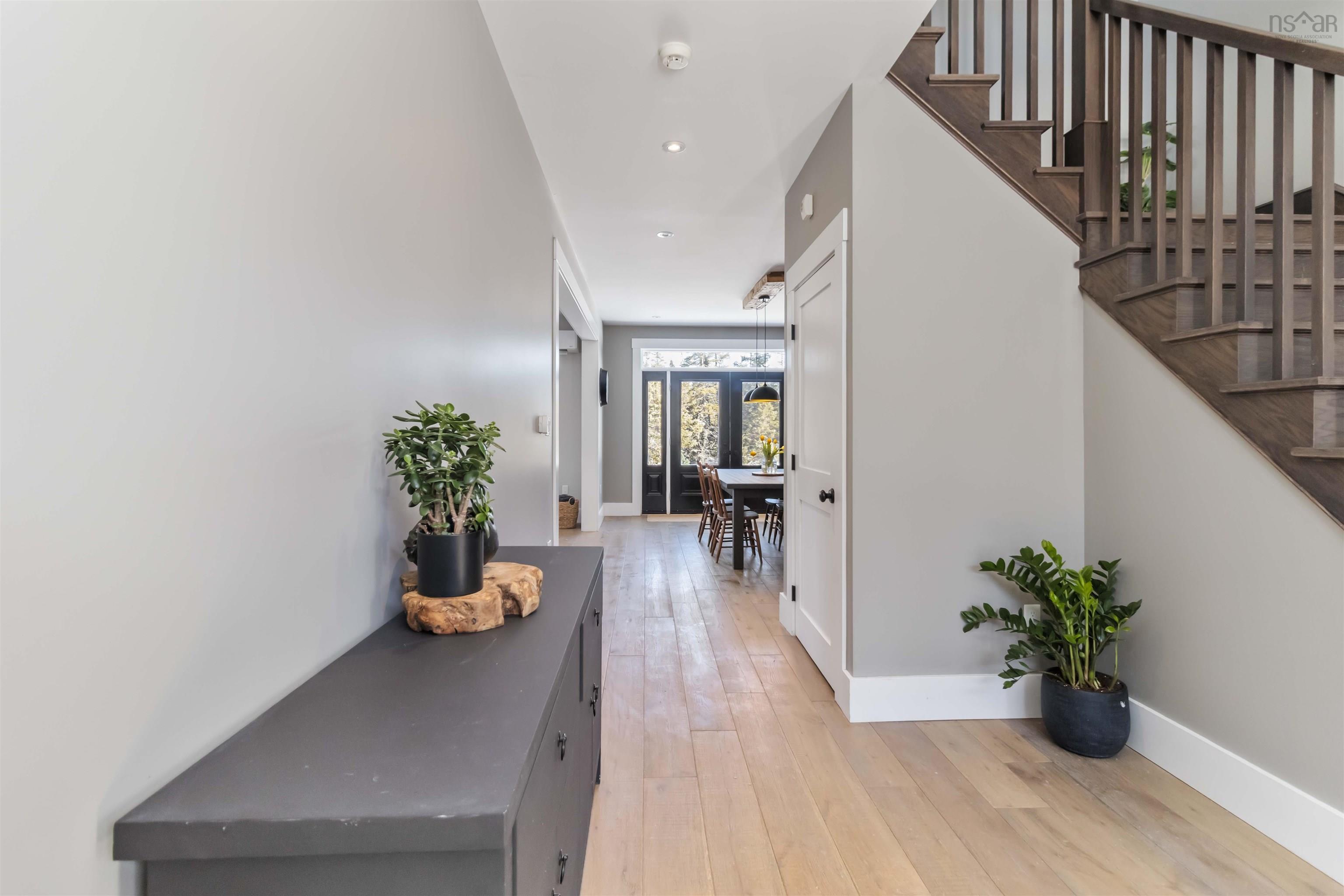 $997,000.00: 25 White Pine Ridge, Hubley