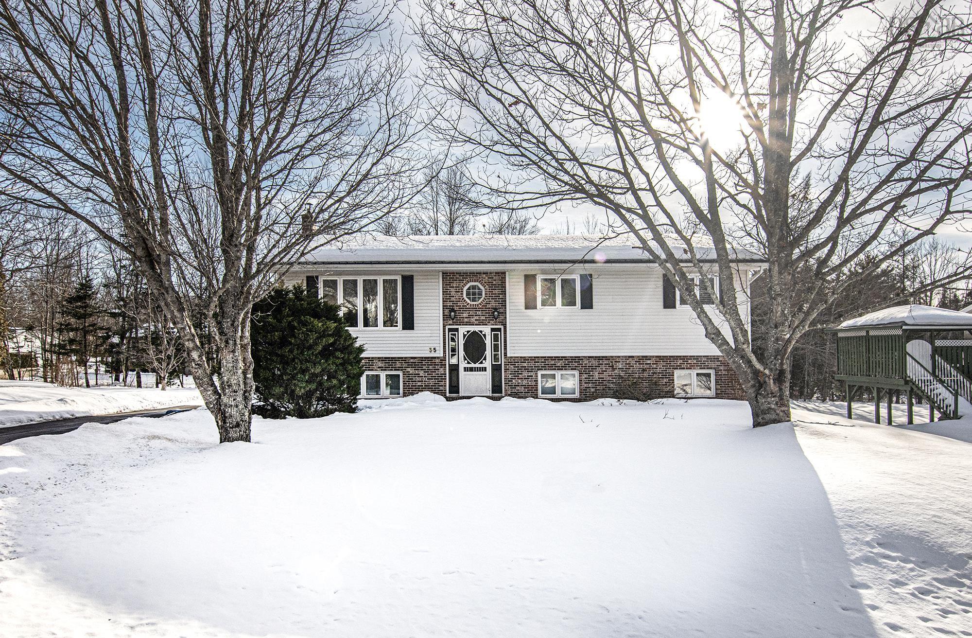 $549,900.00: 35 Poplar Drive, Lantz