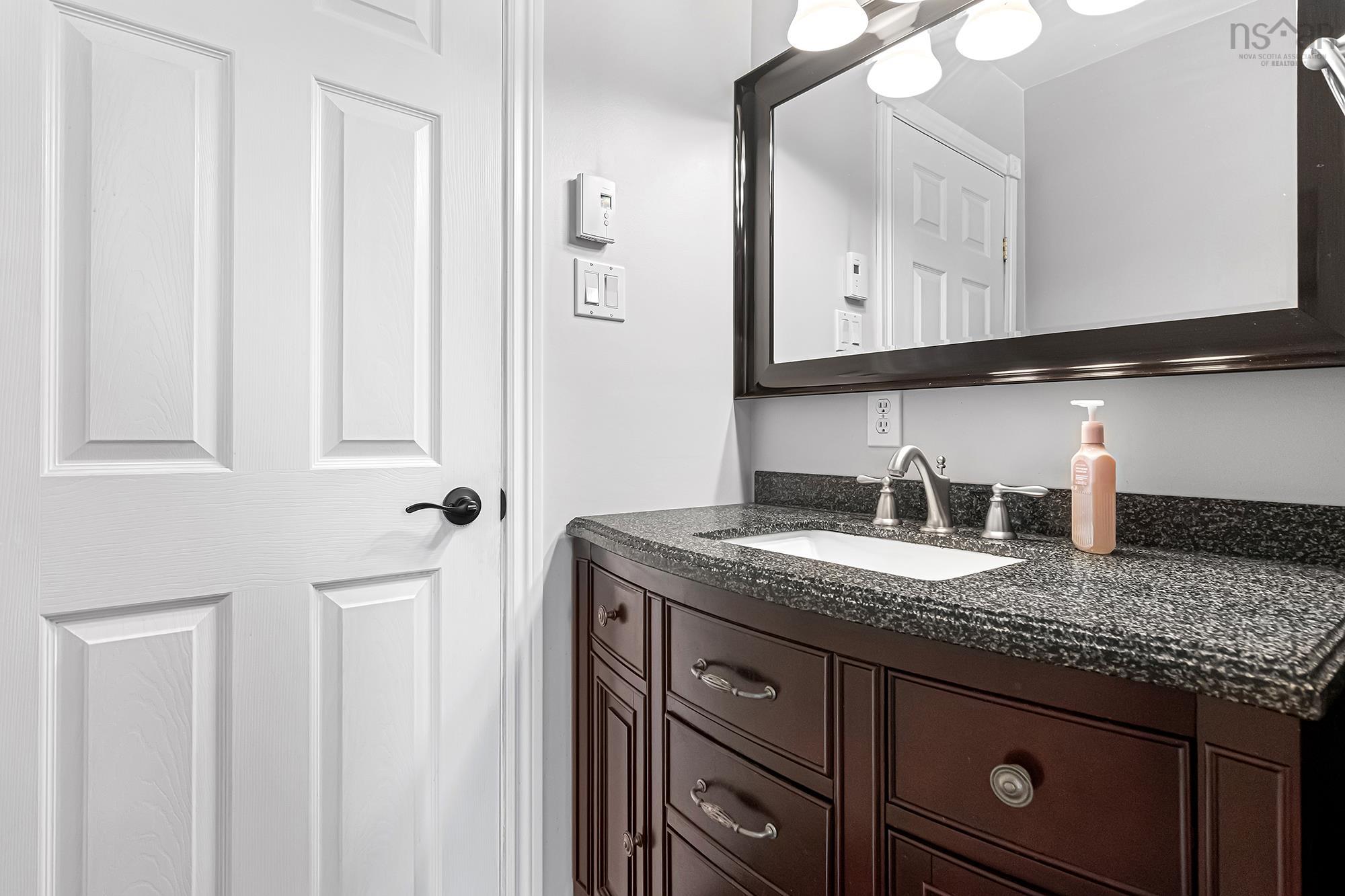 $549,900.00: 35 Poplar Drive, Lantz