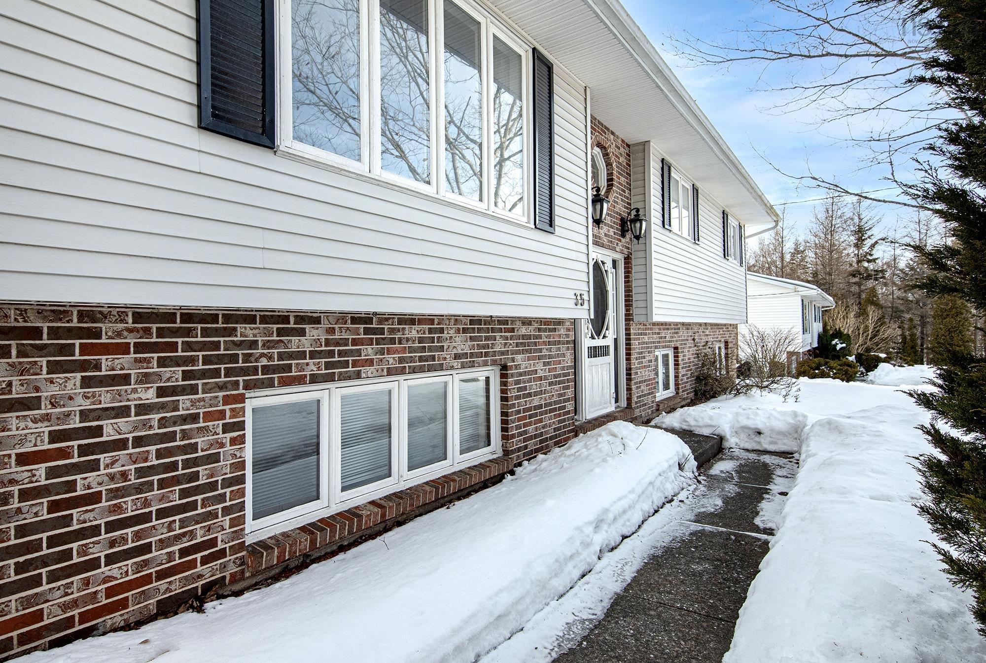 $549,900.00: 35 Poplar Drive, Lantz