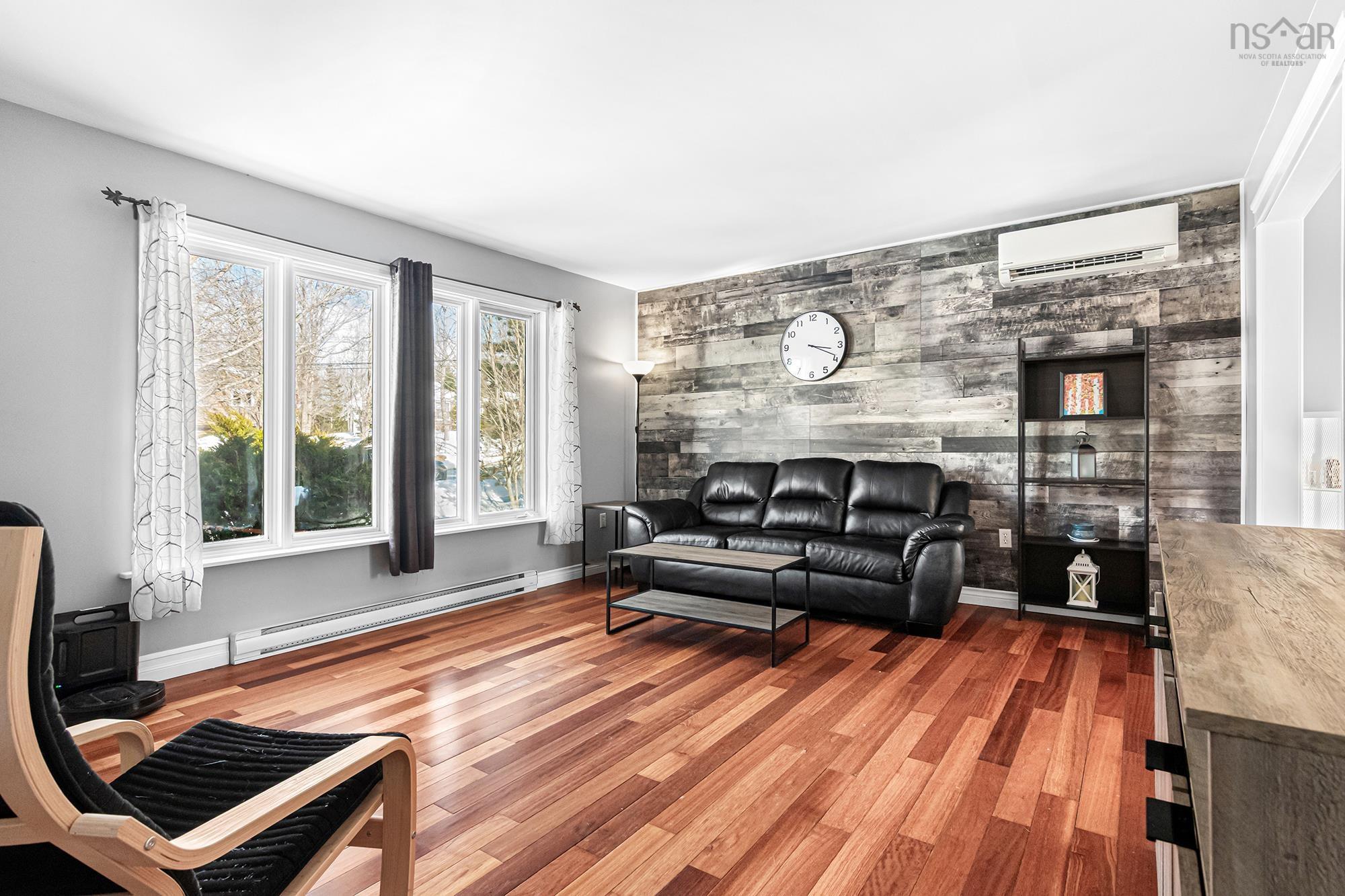 $549,900.00: 35 Poplar Drive, Lantz