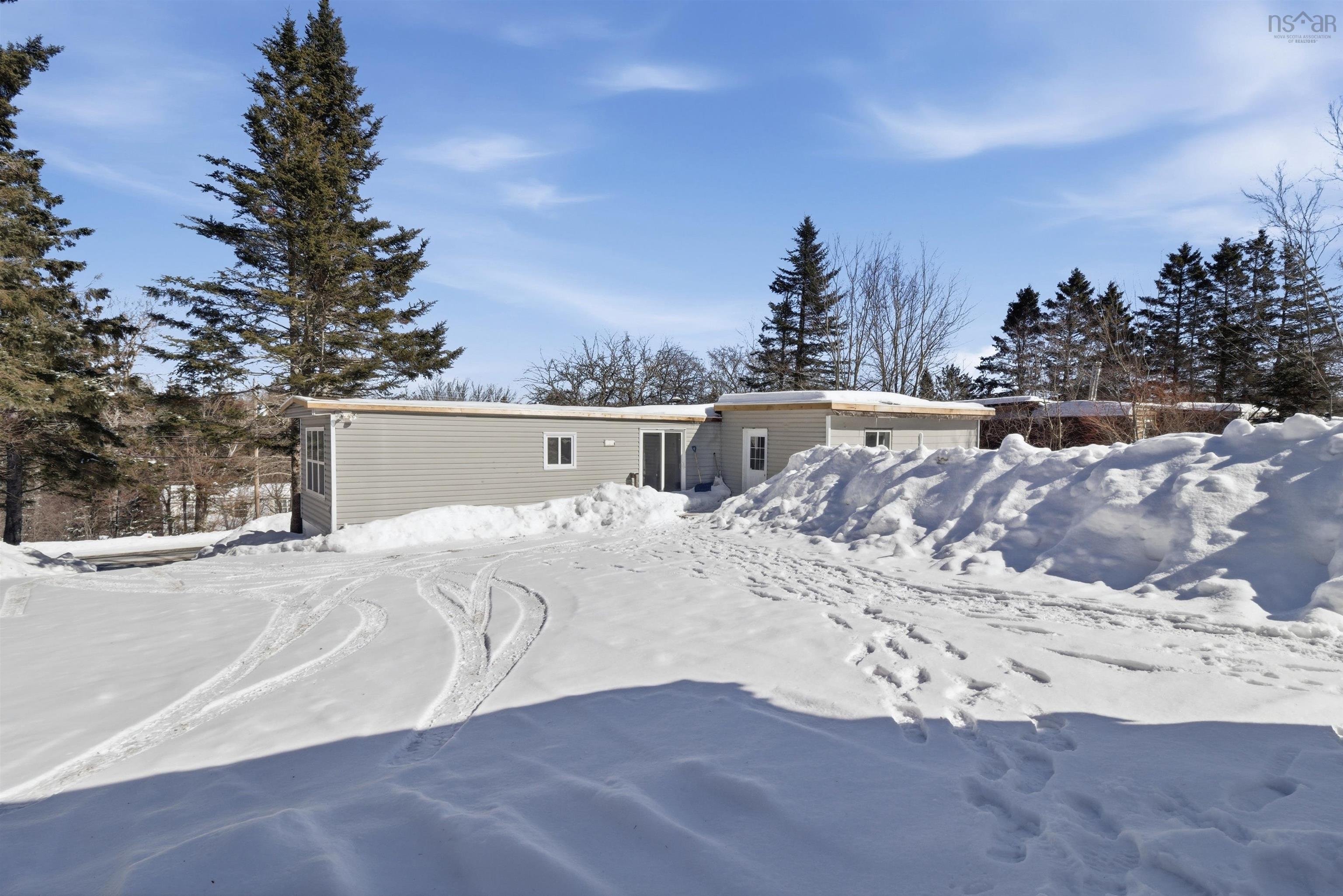 $234,900.00: 8252 Highway 1, Ardoise