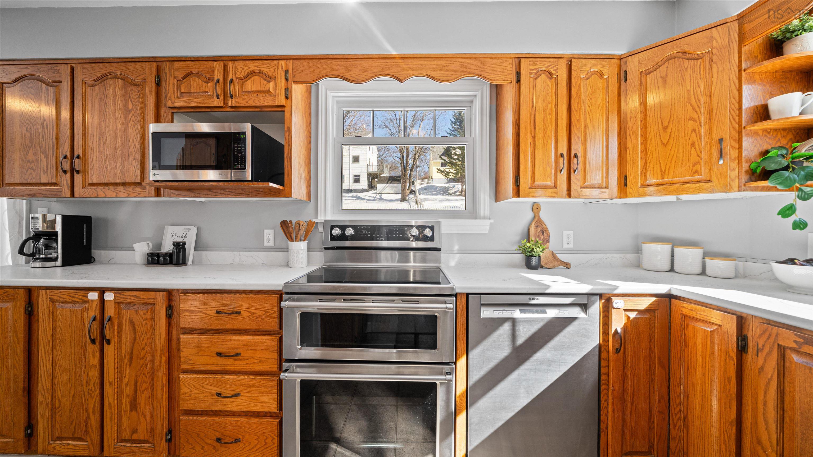 3815 Memorial Drive, Halifax, NS (MLS 202603900)