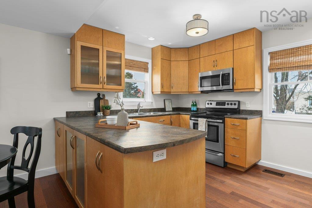 $519,900.00: 31 Guysborough Avenue, Dartmouth