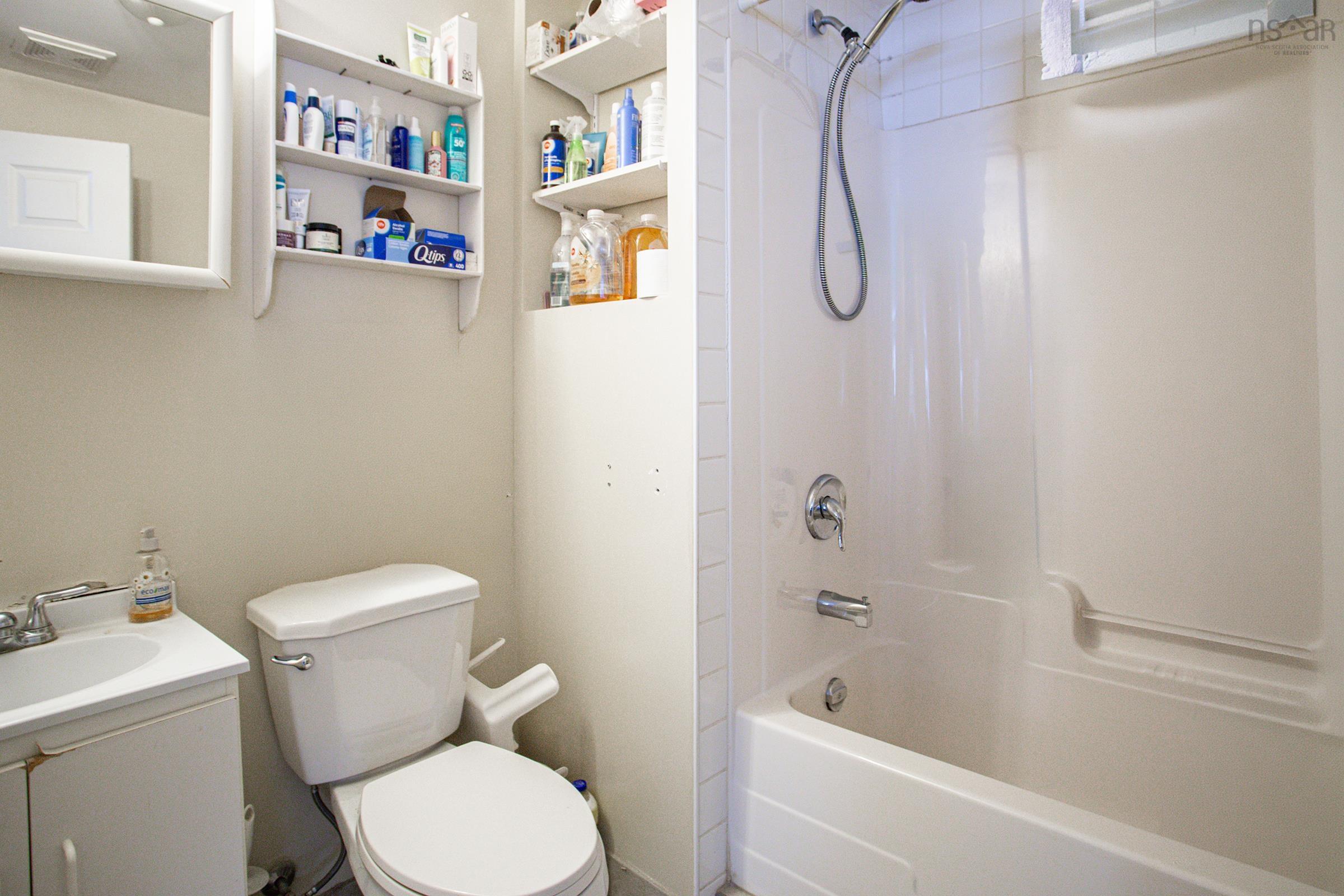 $325,000.00: 499 Main Street, Middleton