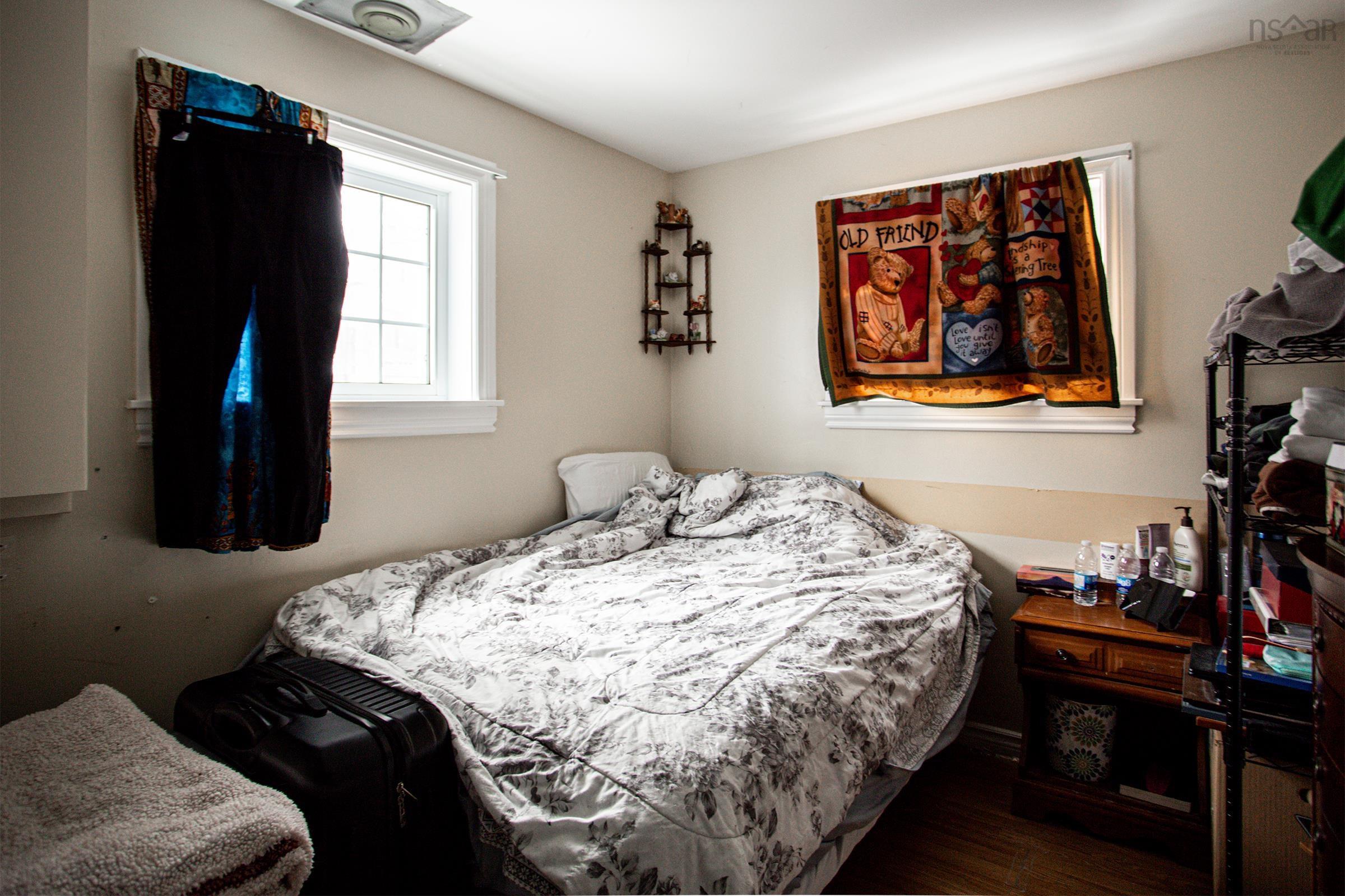 $325,000.00: 499 Main Street, Middleton