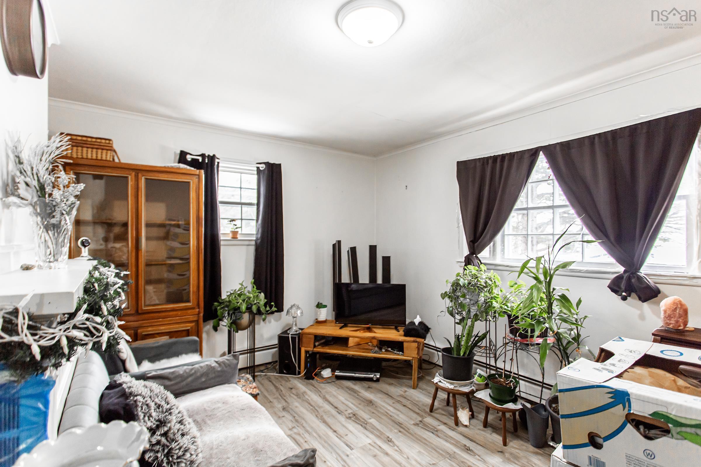 $325,000.00: 499 Main Street, Middleton