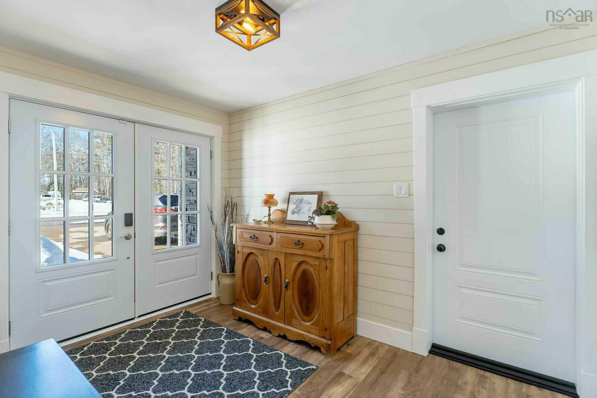 $650,000.00: 472 Alexander MacKenzie Road, South Farmington
