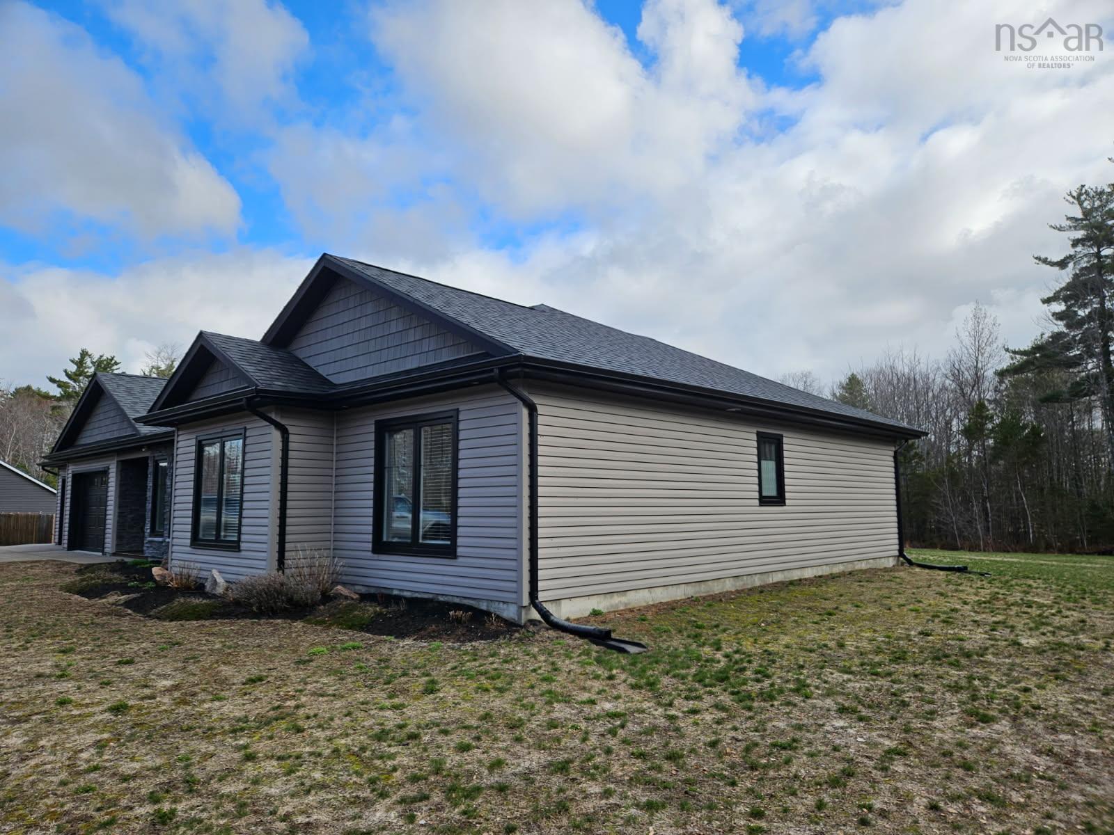 $650,000.00: 472 Alexander MacKenzie Road, South Farmington