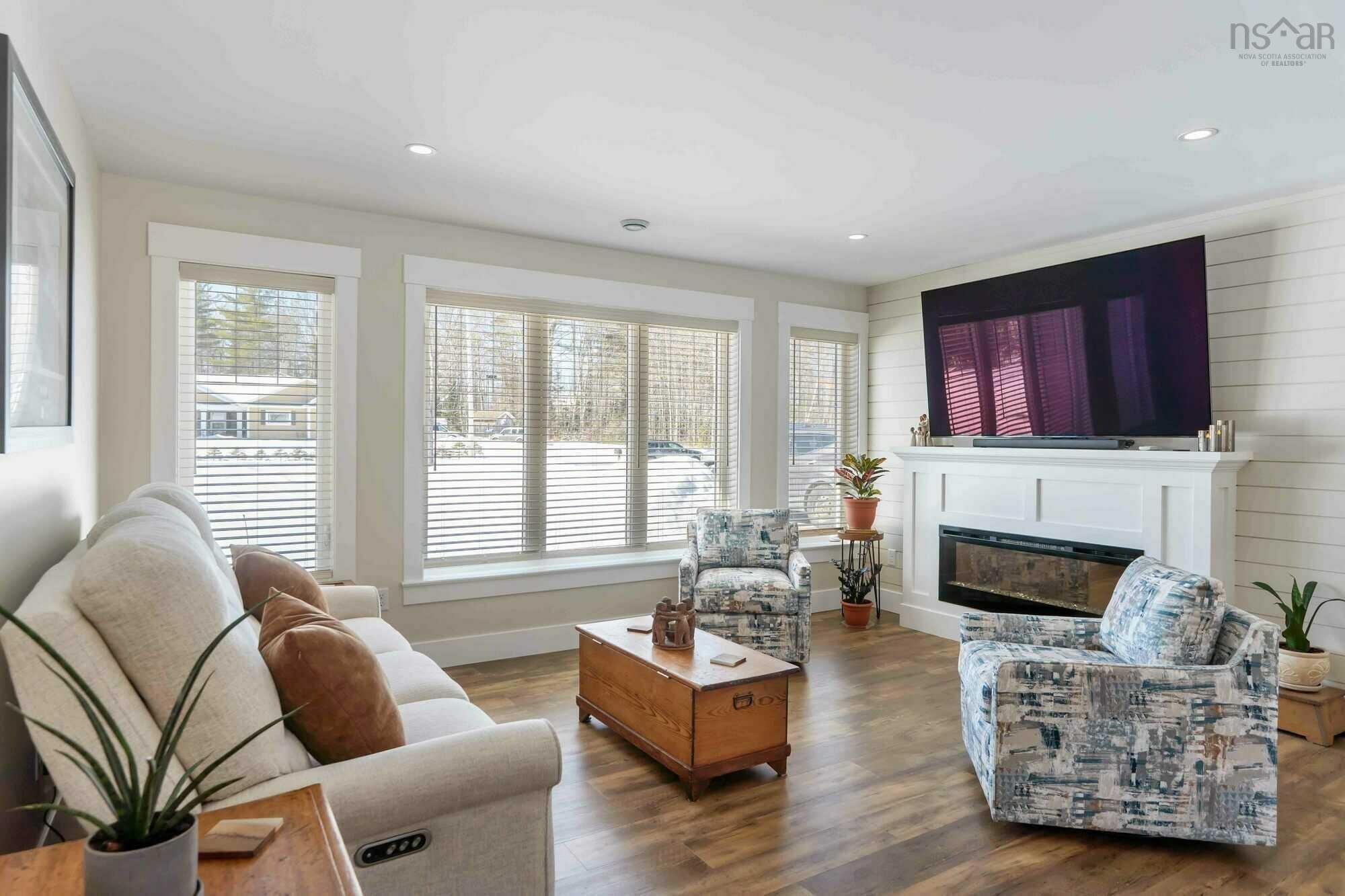 $650,000.00: 472 Alexander MacKenzie Road, South Farmington