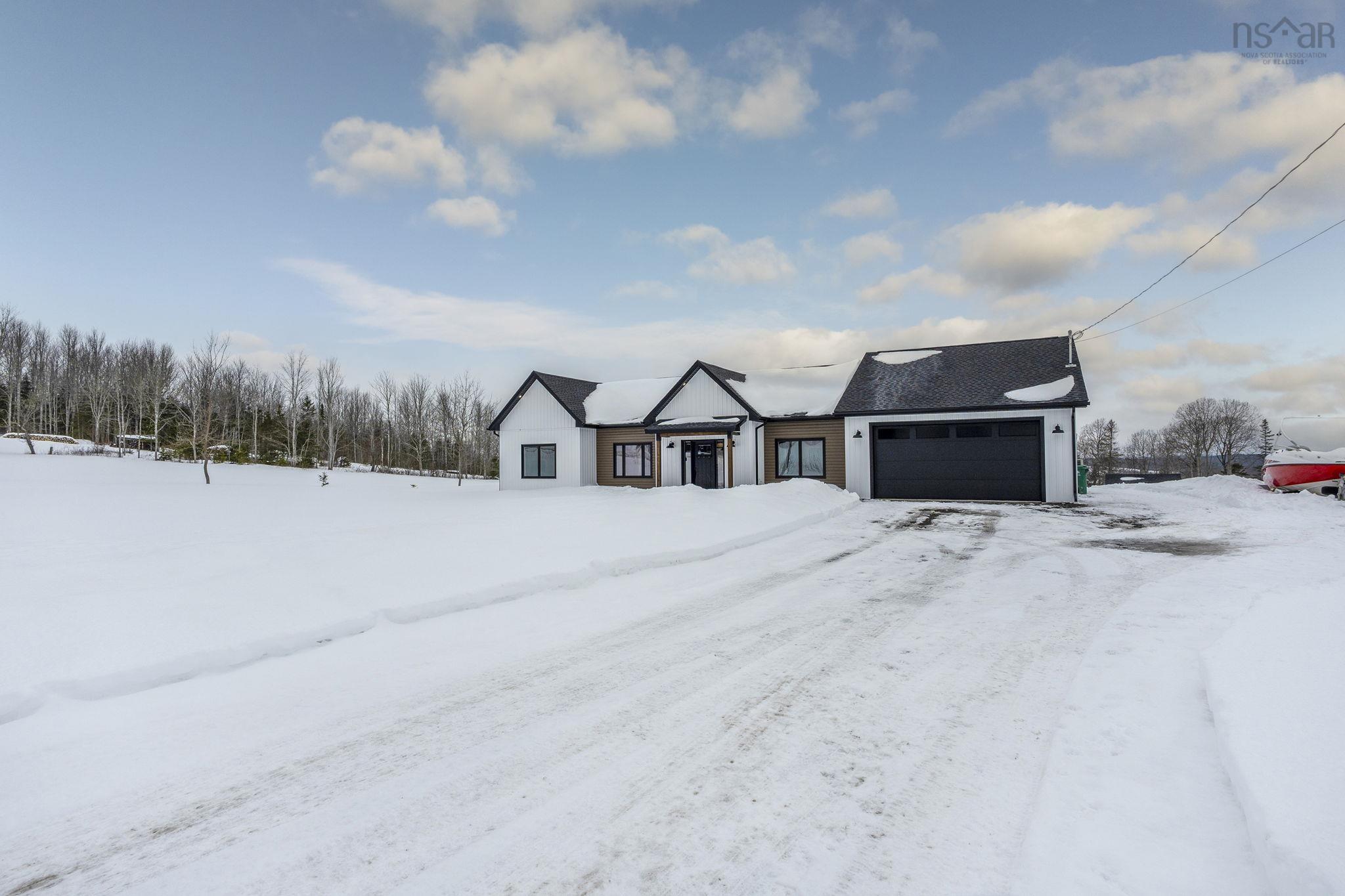 $649,900.00: 573 236 Highway, Scotch Village