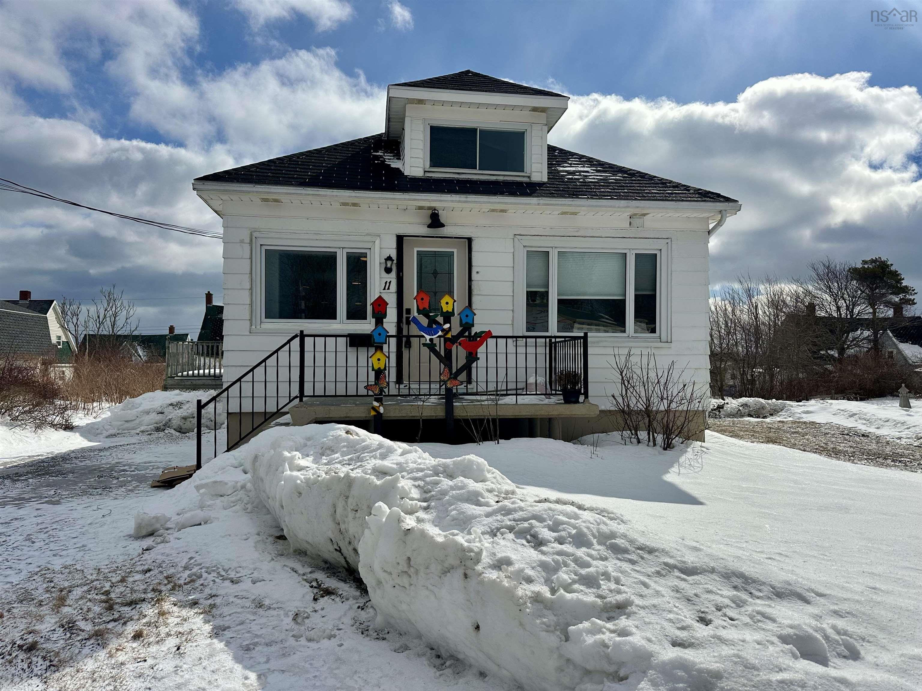 $249,900.00: 11 James Street, Glace Bay