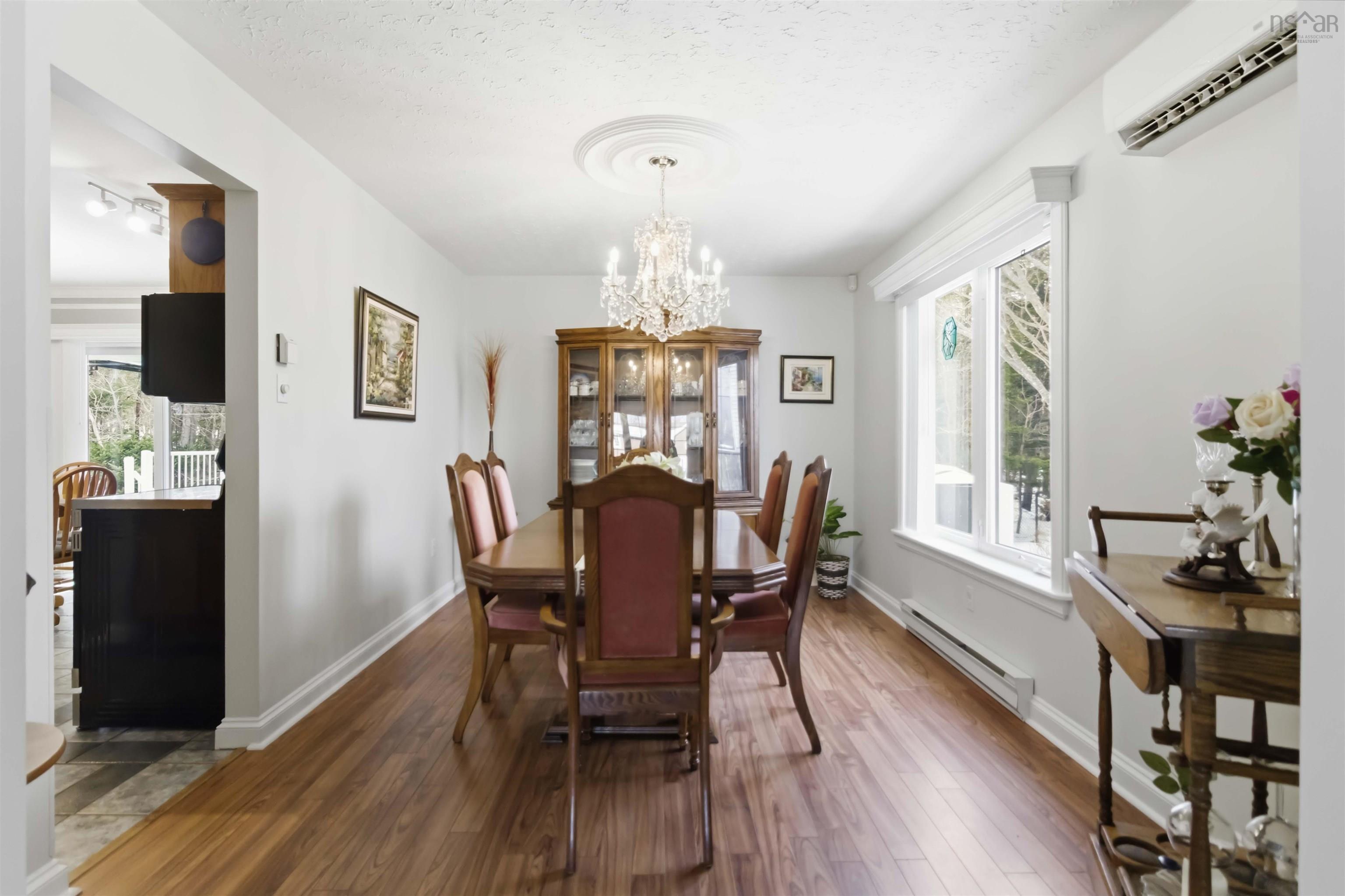 $764,900.00: 98 Portland Estates Blvd West Boulevard, Portland Hills