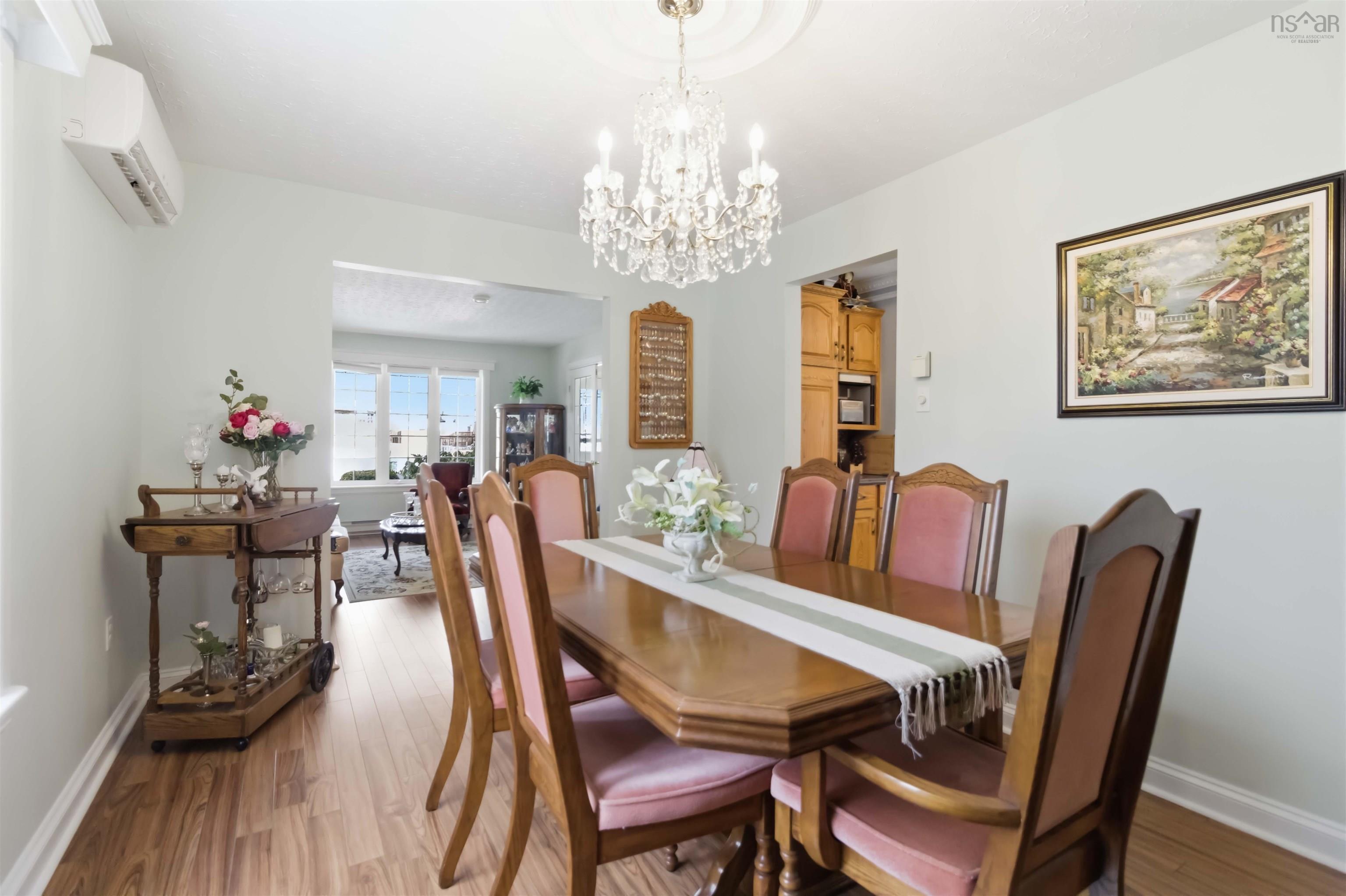 $764,900.00: 98 Portland Estates Blvd West Boulevard, Portland Hills