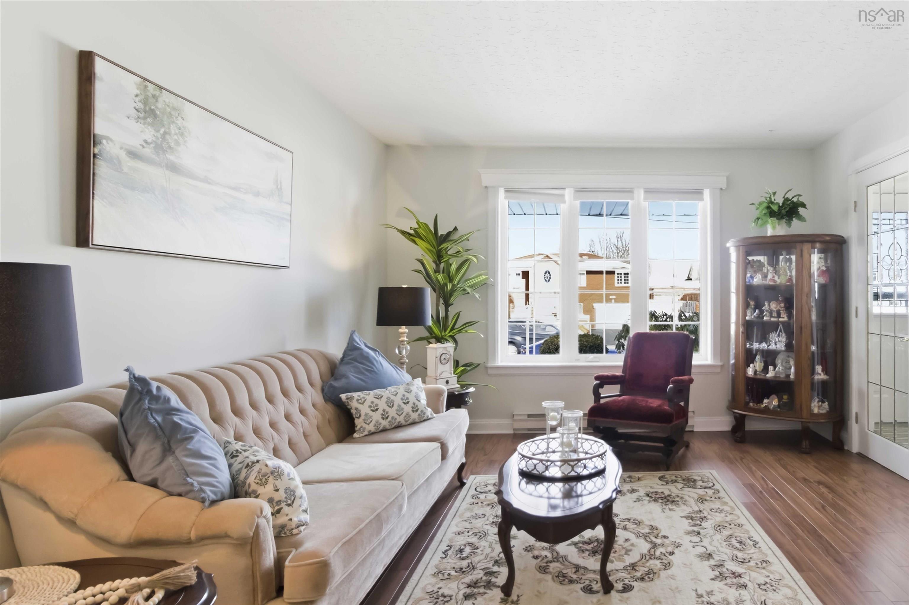 $764,900.00: 98 Portland Estates Blvd West Boulevard, Portland Hills