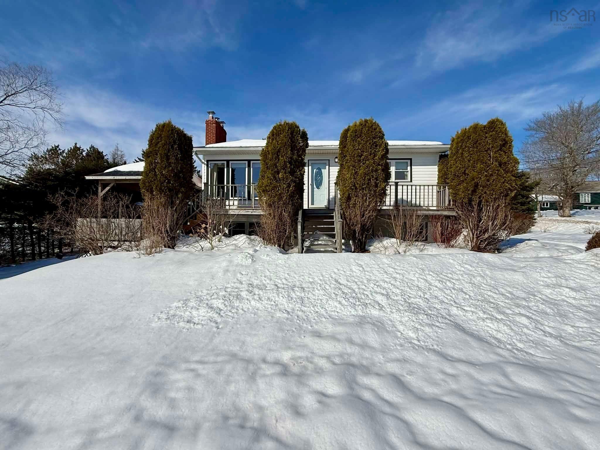 $392,500.00: 9 Crystal Lake Drive, Brookfield