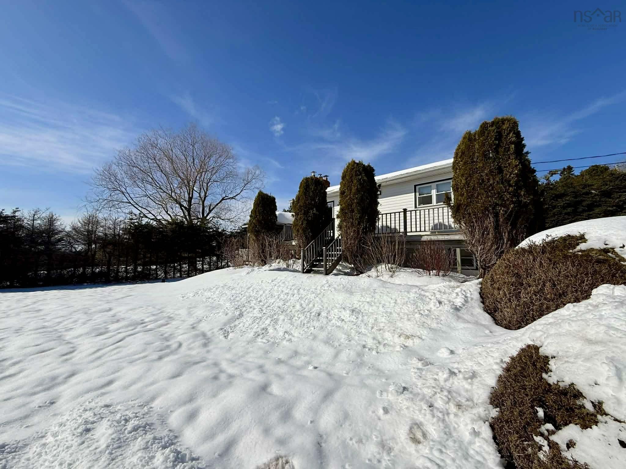 $392,500.00: 9 Crystal Lake Drive, Brookfield