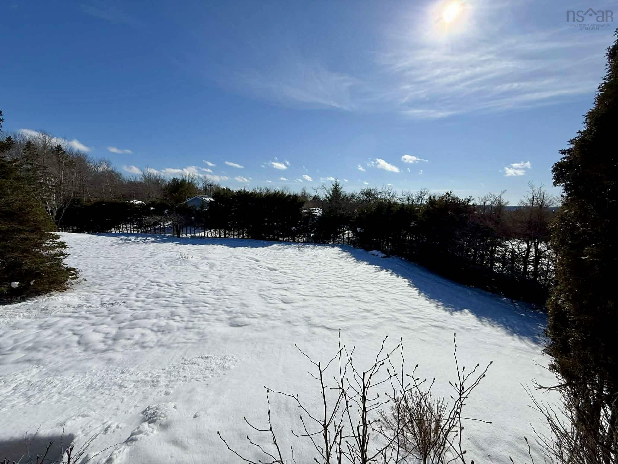 $392,500.00: 9 Crystal Lake Drive, Brookfield