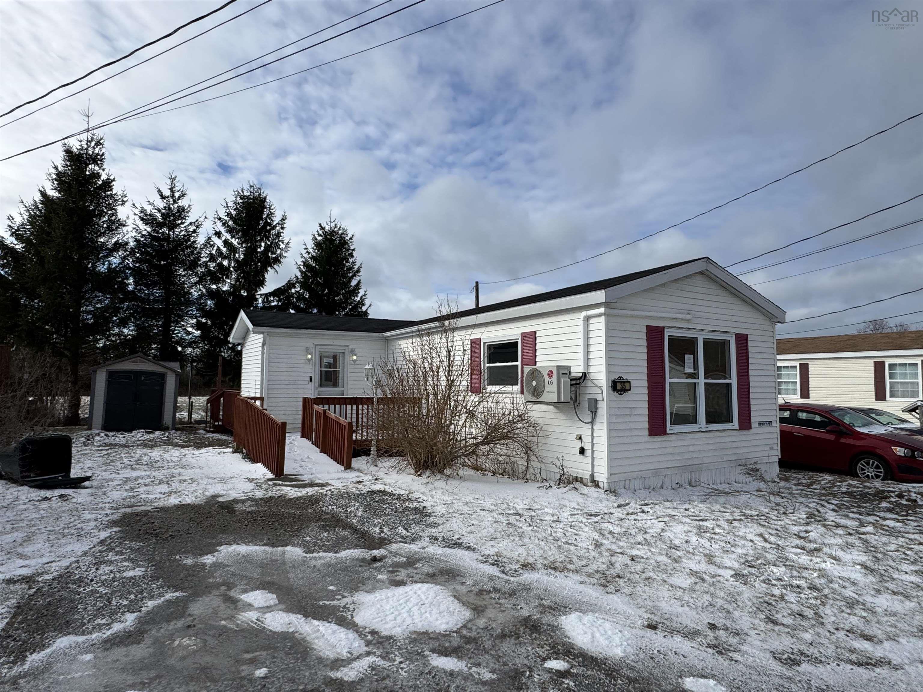 $125,000.00: 35 Third Street, Howie Centre