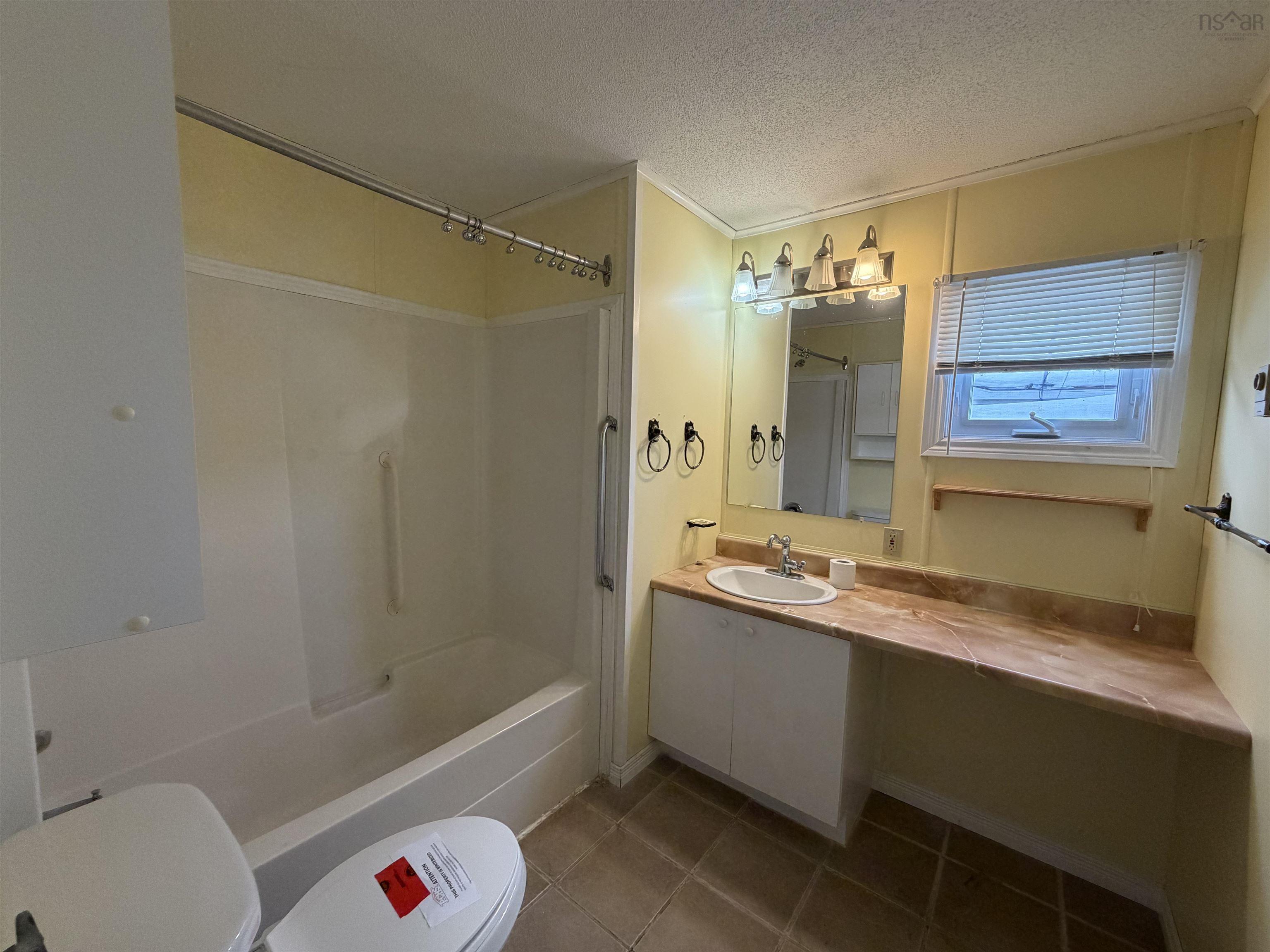 $125,000.00: 35 Third Street, Howie Centre