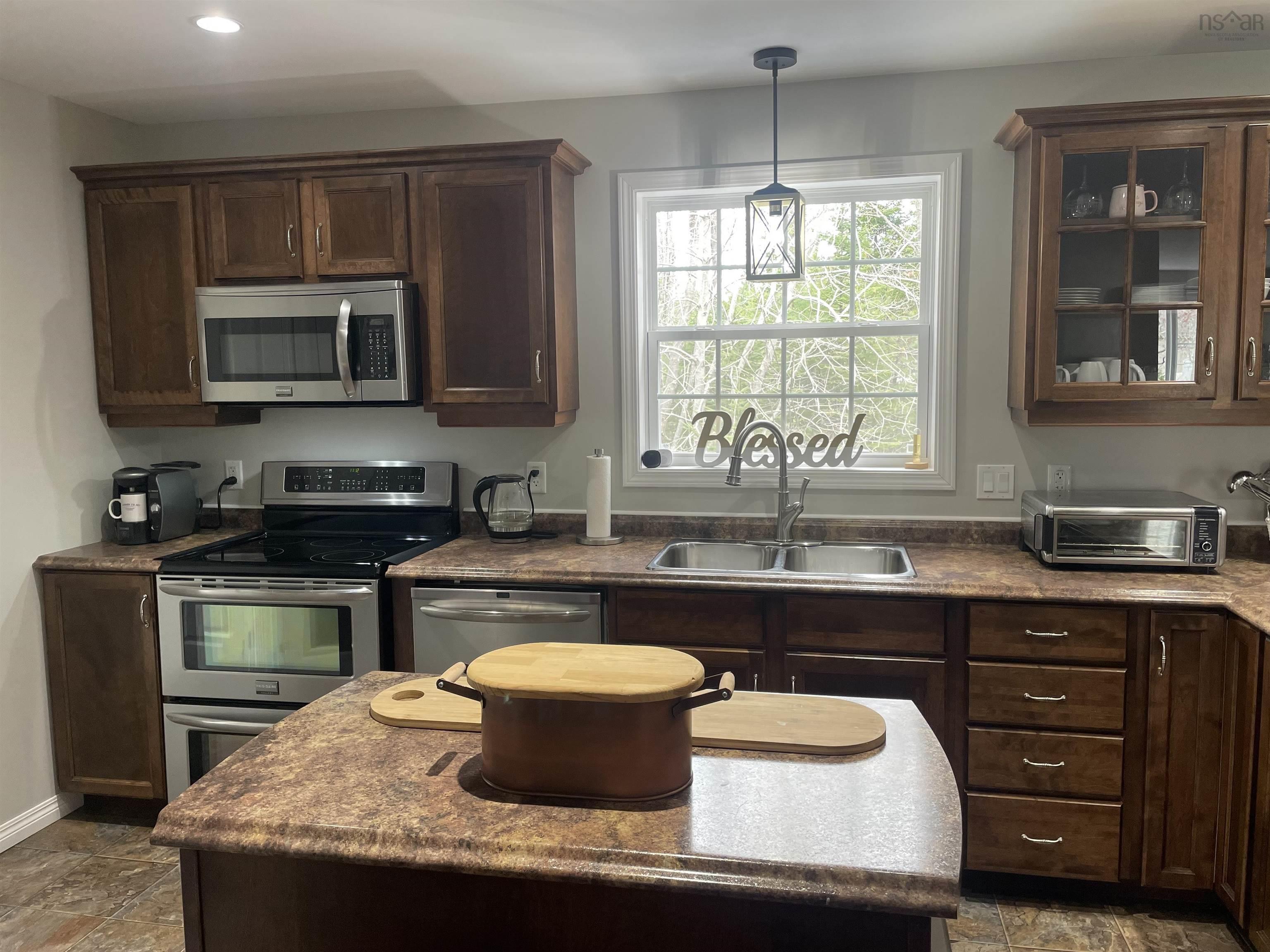 $325,000.00: 1599 Lake Road, Sandy Point